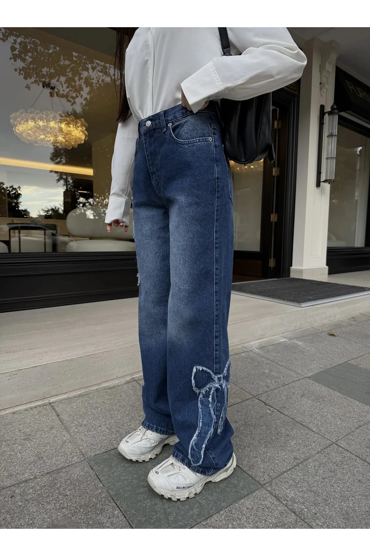 Kurdele Parçalı Mavi Yıkamalı Baggy Jean
