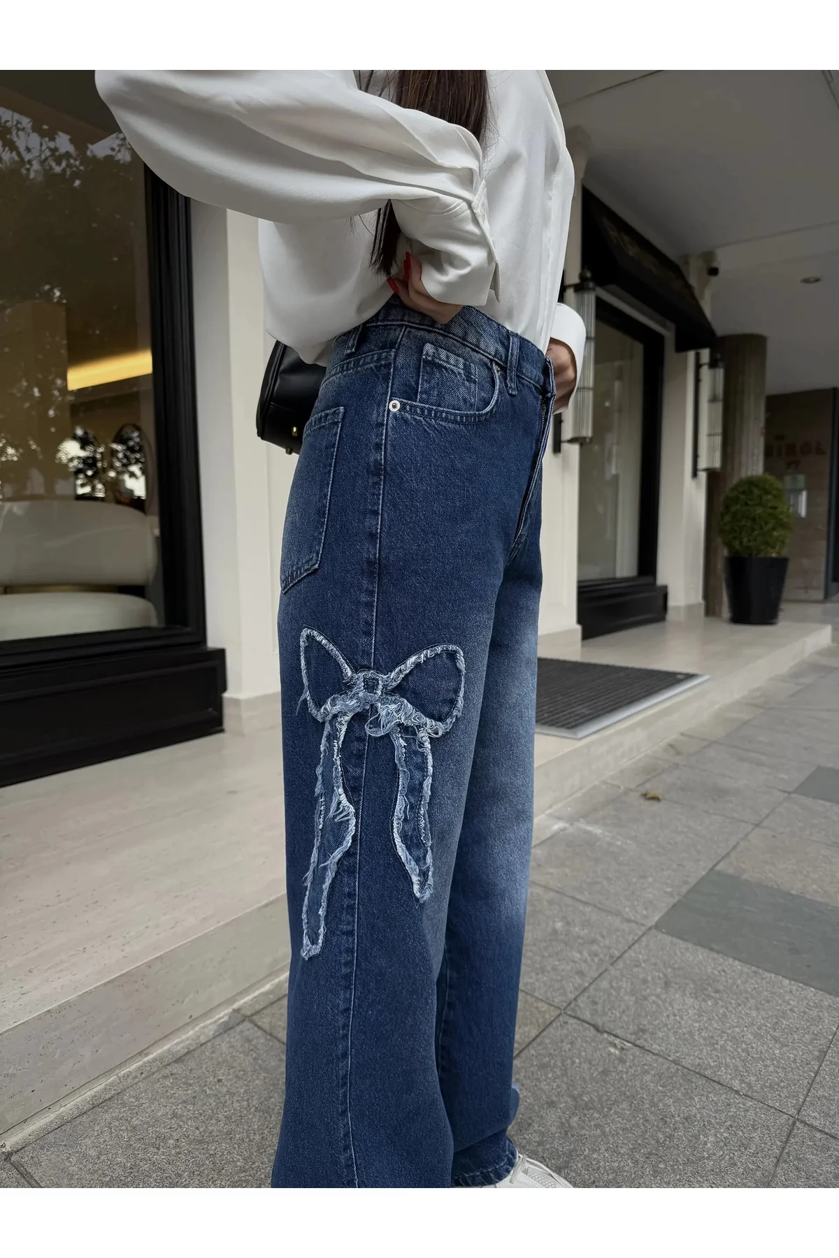 Kurdele Parçalı Mavi Yıkamalı Baggy Jean