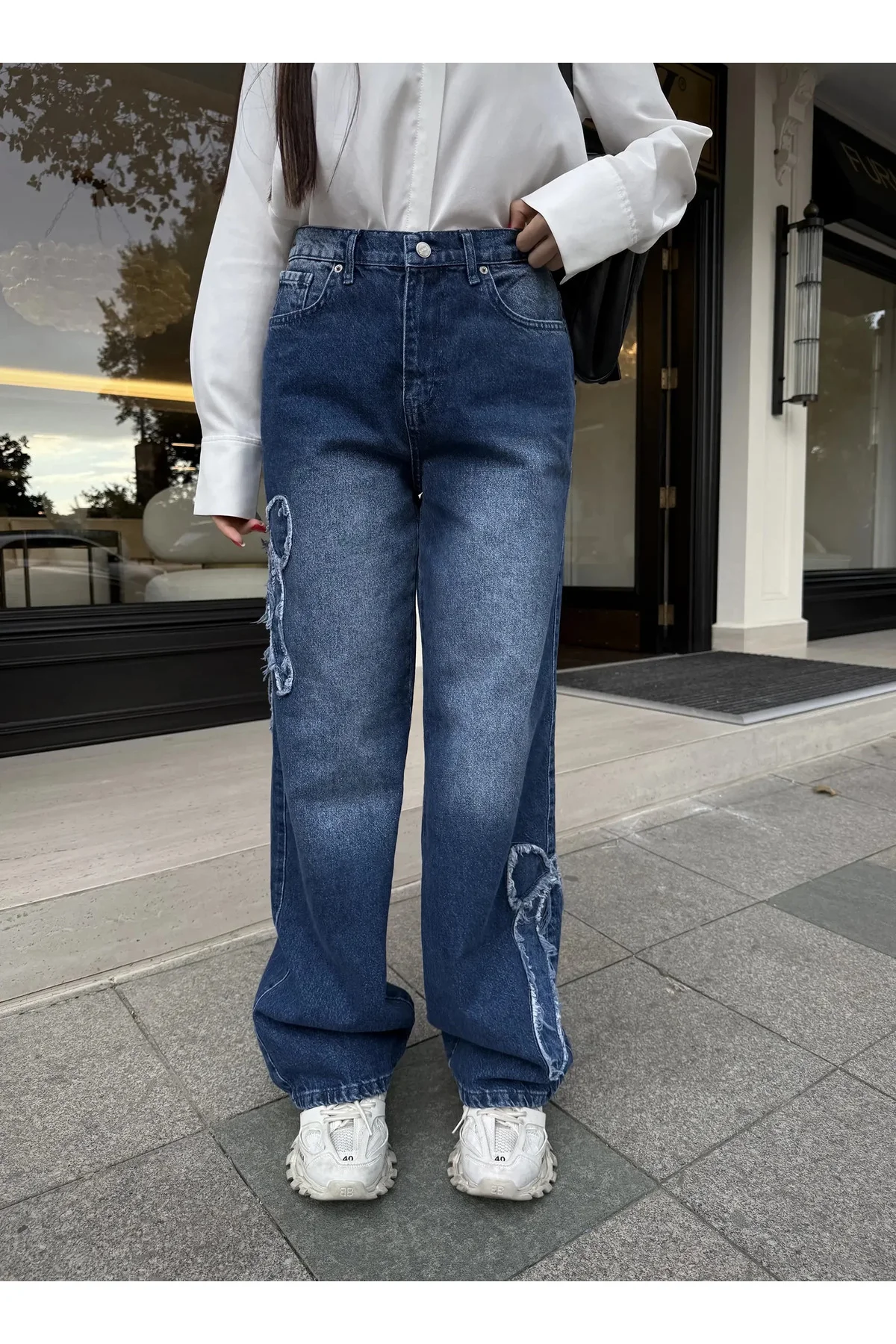 Kurdele Parçalı Mavi Yıkamalı Baggy Jean