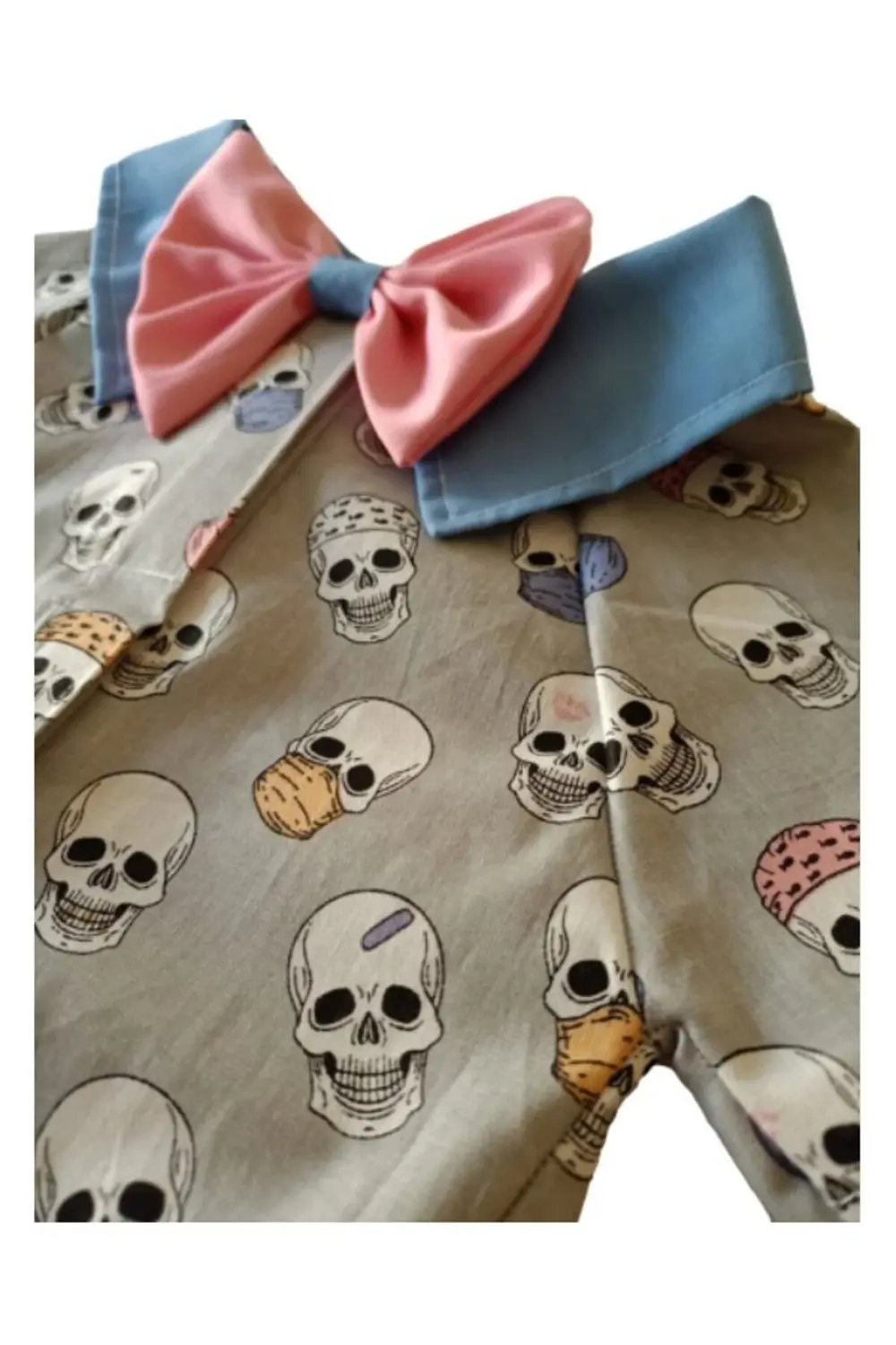 Kuru Kafa Desenli Papyonlu Gri Kedi Köpek Kıyafeti Elbisesi Mediu