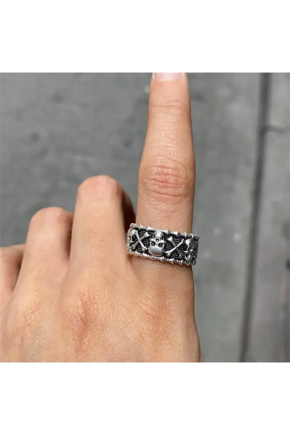 Kurukafa Desenli Şerit Yüzük