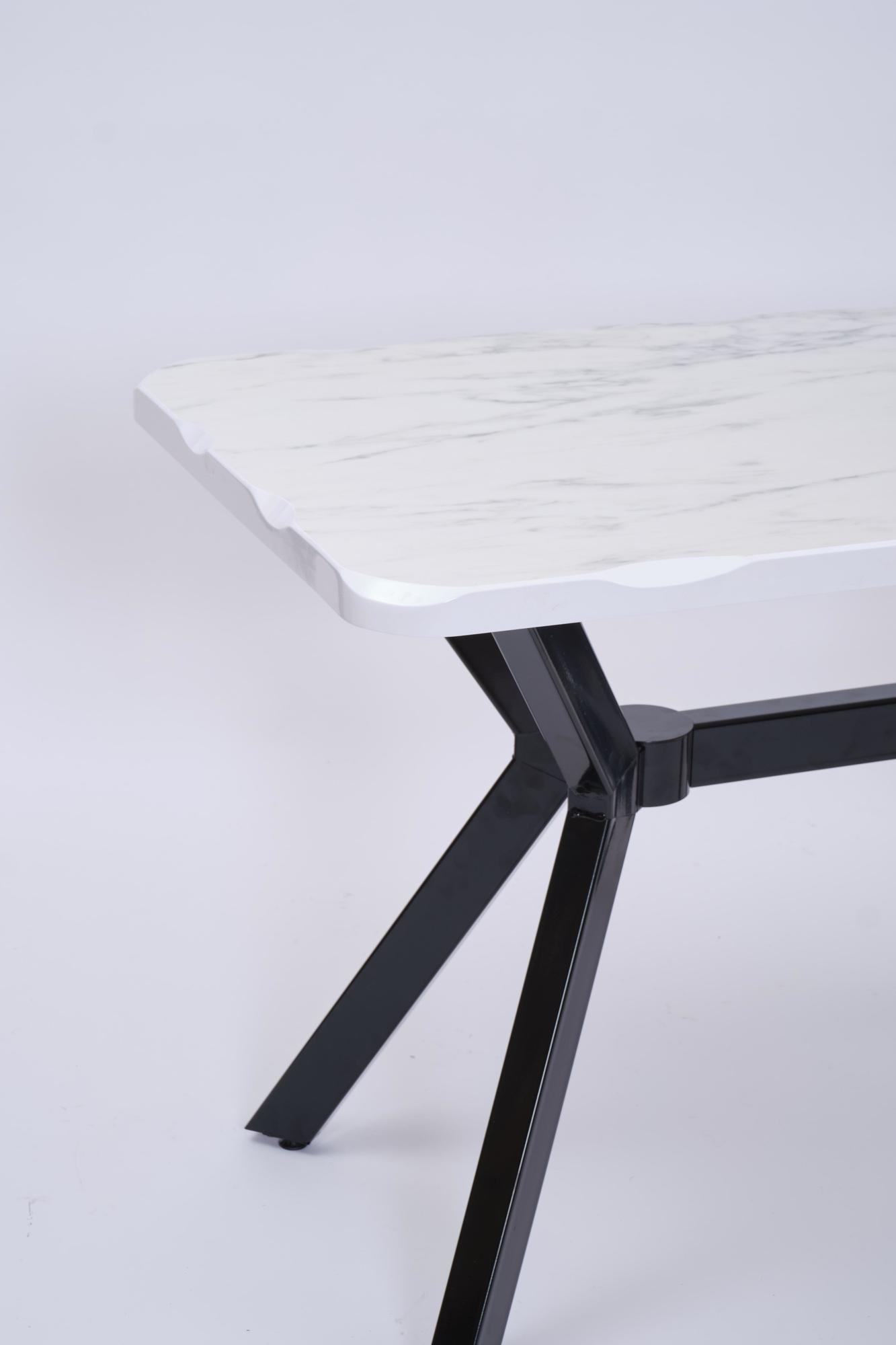 Kütük MDF Boyalı Lak Panel Mutfak Masası 70x120 Kütük MDF Boyalı Lak Panel Mutfak Masası 70x120