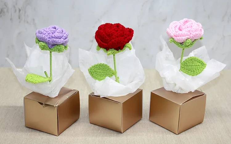 Kutulu Tekli El Örgüsü Gül Aranjmanı Dekoratif Hediyelik