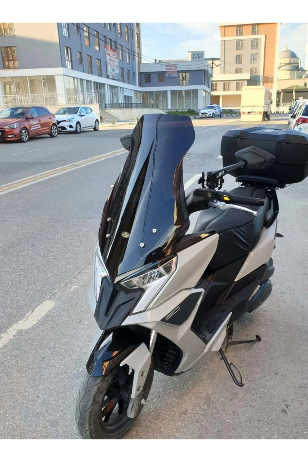 Kymco Dink R 150 Ön Cam 2023-2026 Model 68cm Siyah Renkli 4mm