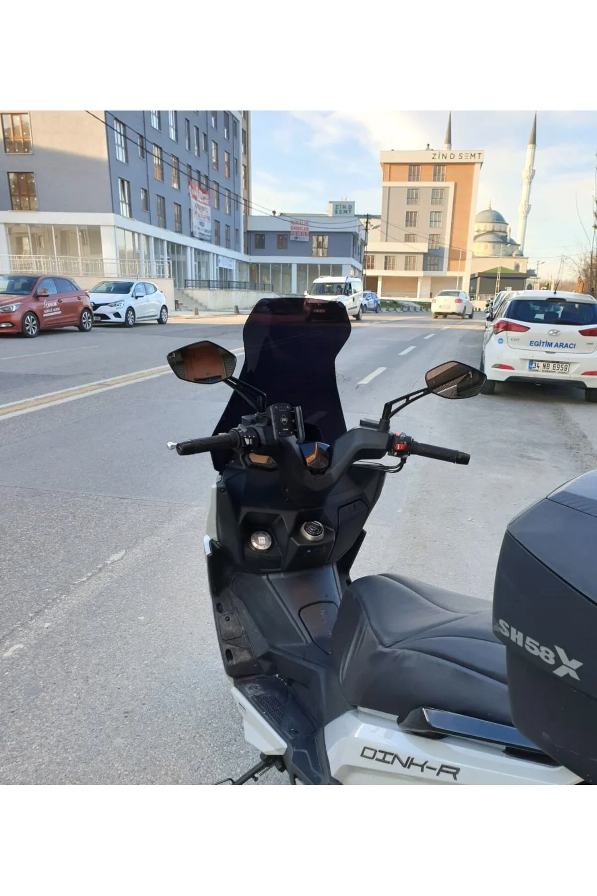 Kymco Dink R 150 Ön Cam 2023-2026 Model 68cm Siyah Renkli 4mm