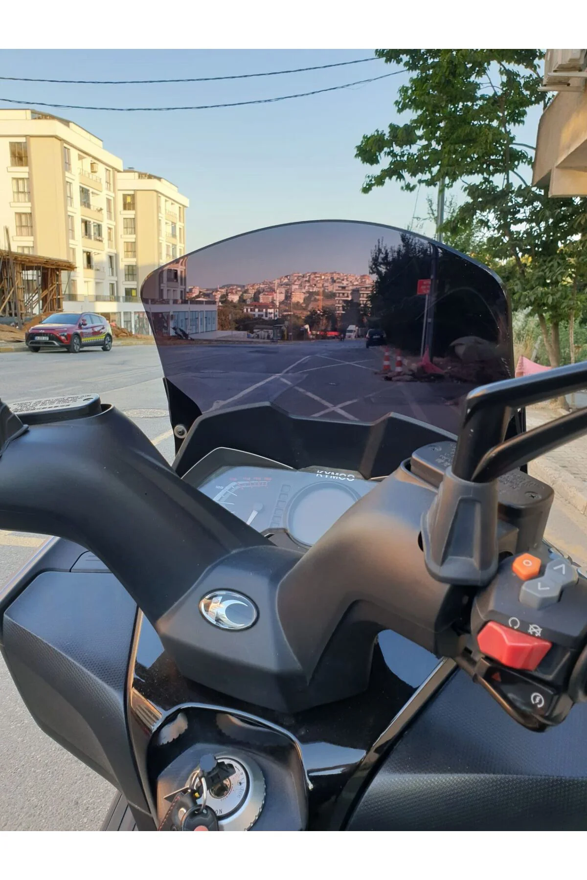 Kymco Downtown 250i Ön Cam 2016-2026-2026 Model 61cm Siyah Renkli