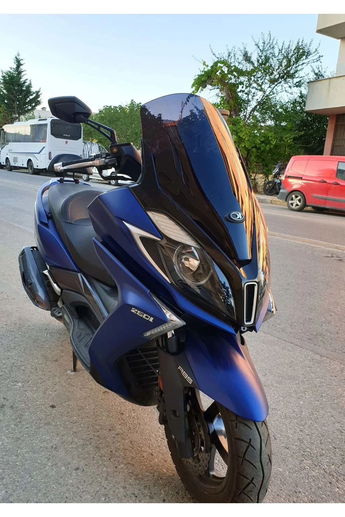 Kymco Downtown 250i Ön Cam 2016-2026-2026 Model 61cm Siyah Renkli