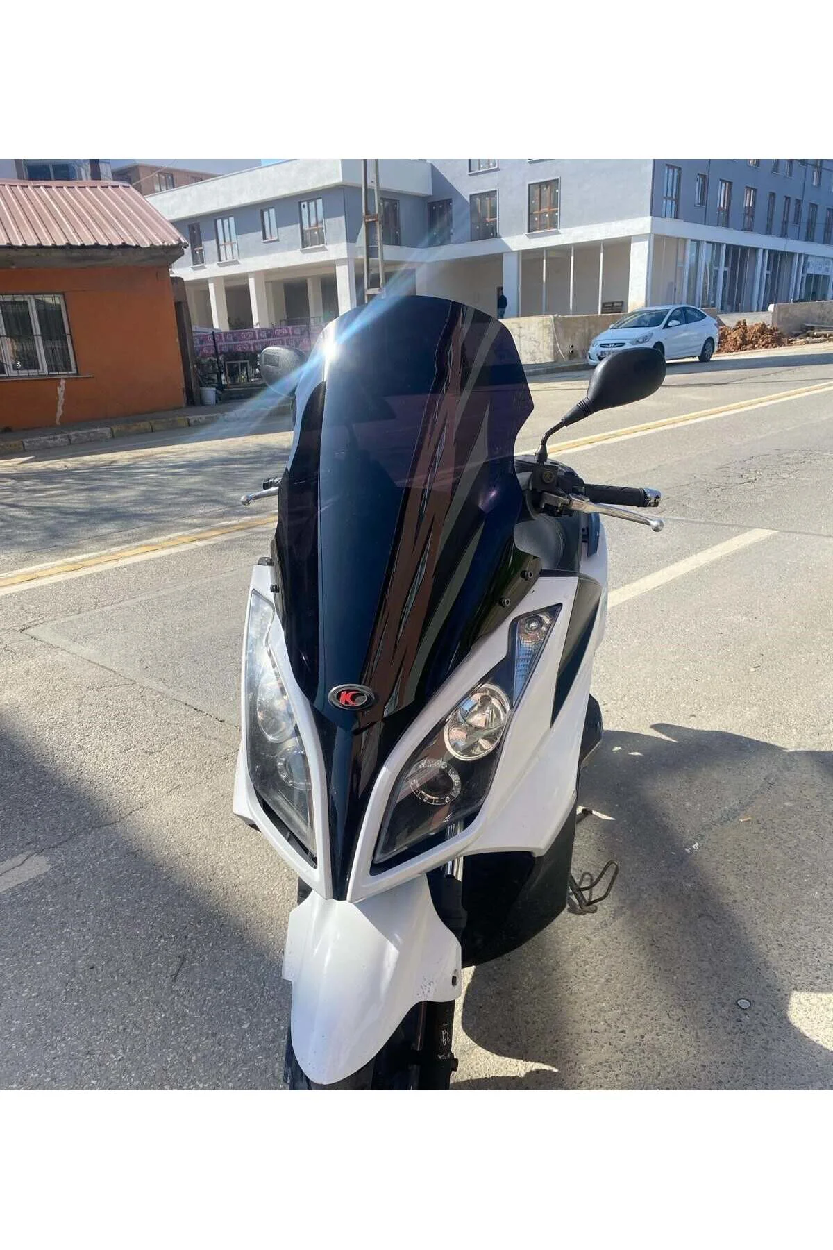 Kymco Downtown 300i Ön Cam 2009-2017 Model 67cm Siyah Renkli 4mm