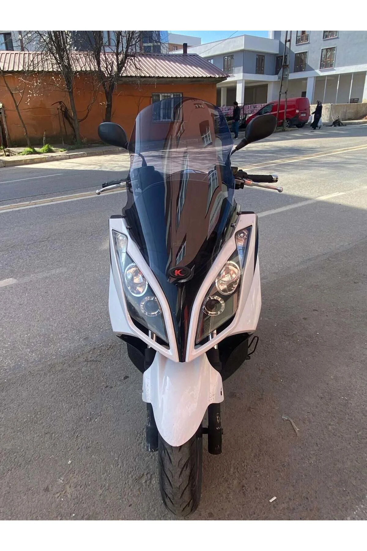 Kymco Downtown 300i Ön Cam 2009-2017 Model 67cm Füme Renkli 4mm