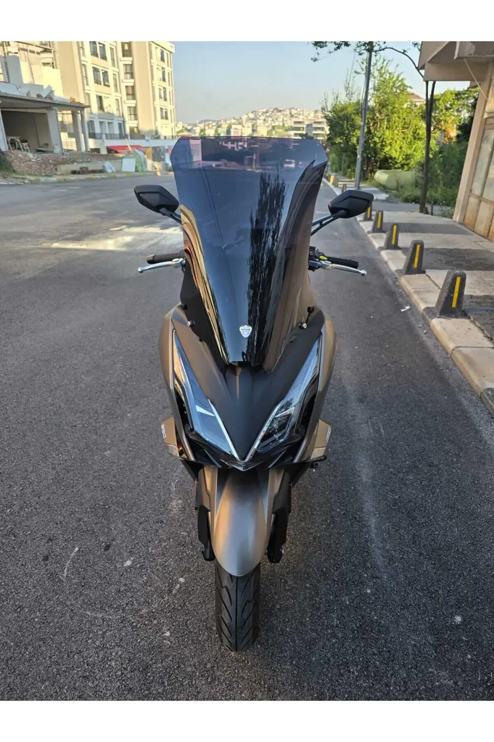Kymco Downtown GT 350 Siperlik Ön Cam 2025 Model 62cm Siyah Renkl