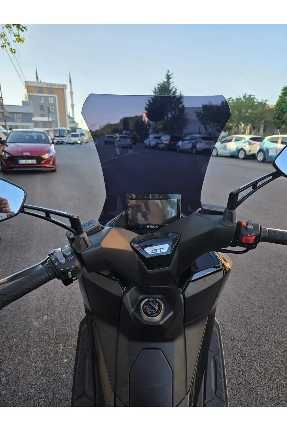Kymco Downtown GT 350 Siperlik Ön Cam 2025 Model 62cm Siyah Renkl