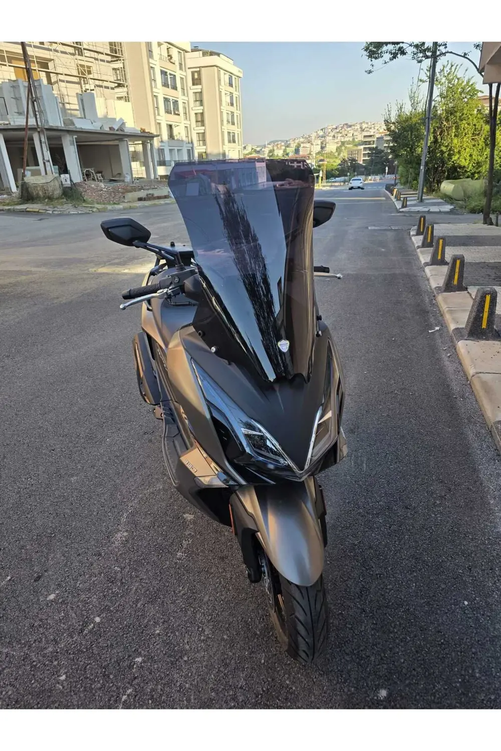 Kymco Downtown GT 350 Siperlik Ön Cam 2025 Model 62cm Siyah Renkl