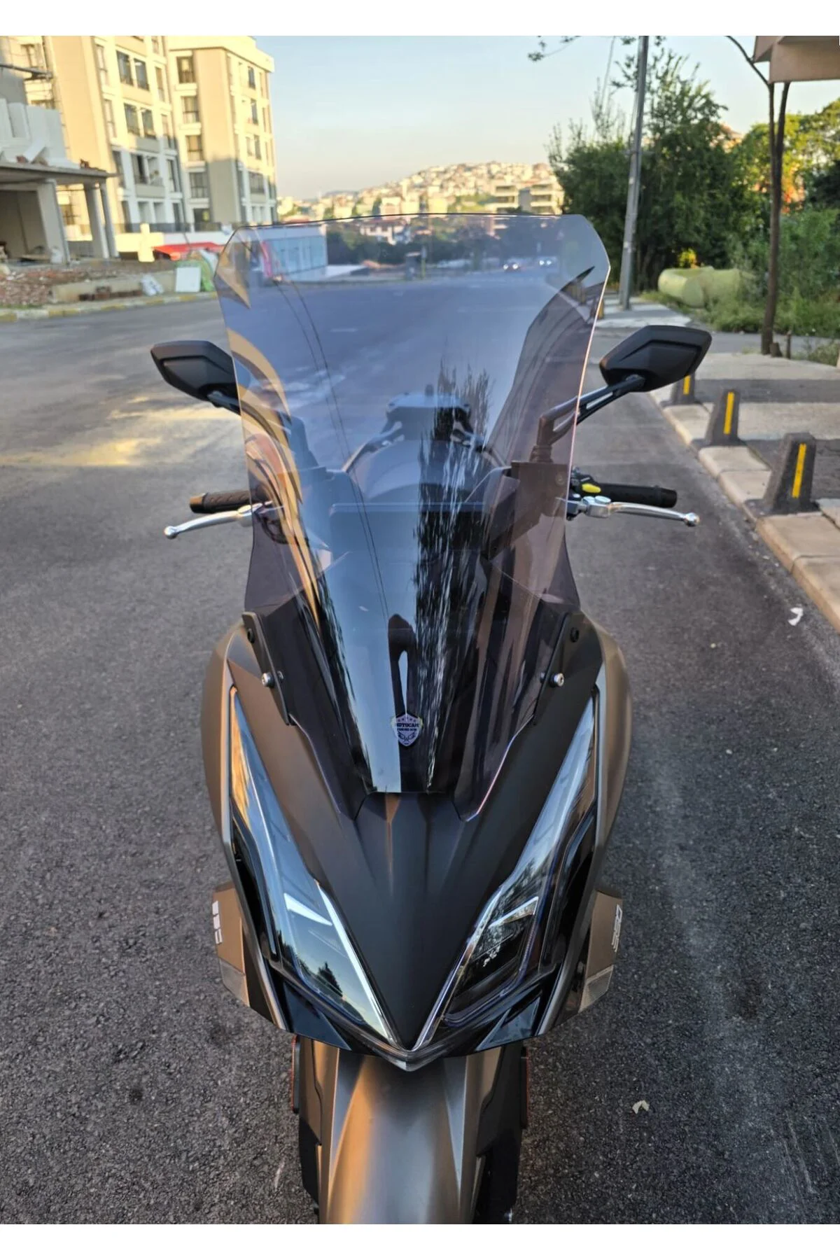 Kymco Downtown GT 350 Ön Cam 2024-2026 Model 62cm Füme Renkli 4mm