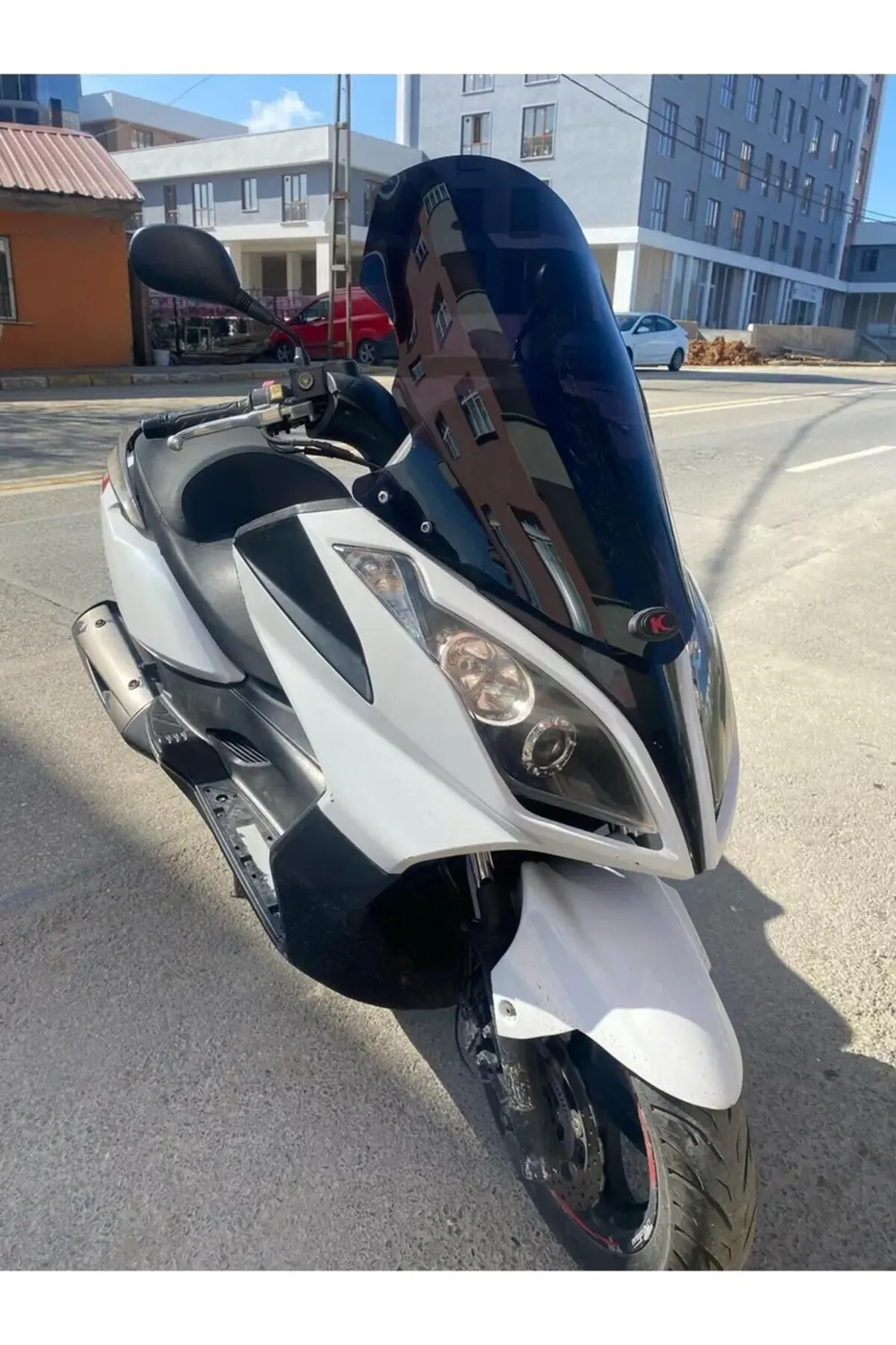 Kymco Downtown Ön Cam 2009-2017 Model 78cm Siyah Renkli 4mm UZUN