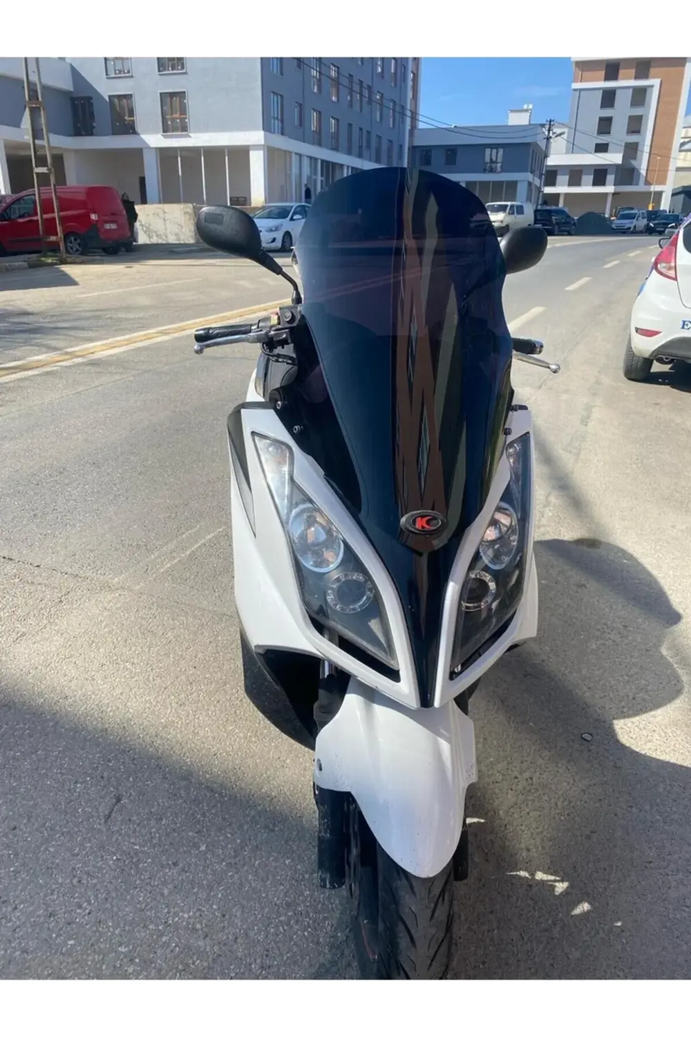 Kymco Downtown Ön Cam 2009-2017 Model 78cm Siyah Renkli 4mm UZUN