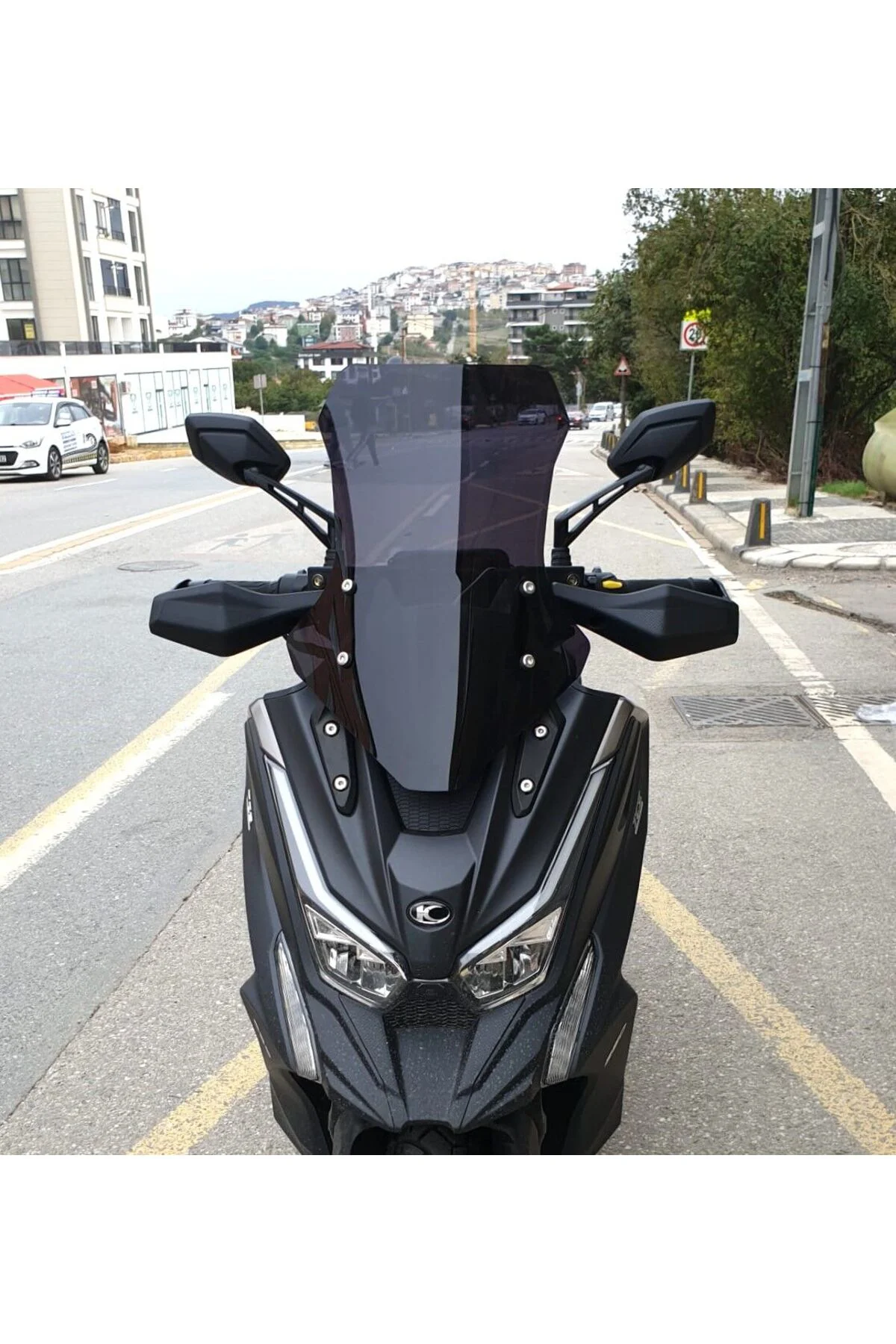 Kymco DTX 250 Ön Cam 2021-2026 Model 55cm Siyah Renkli 4mm ORTA B