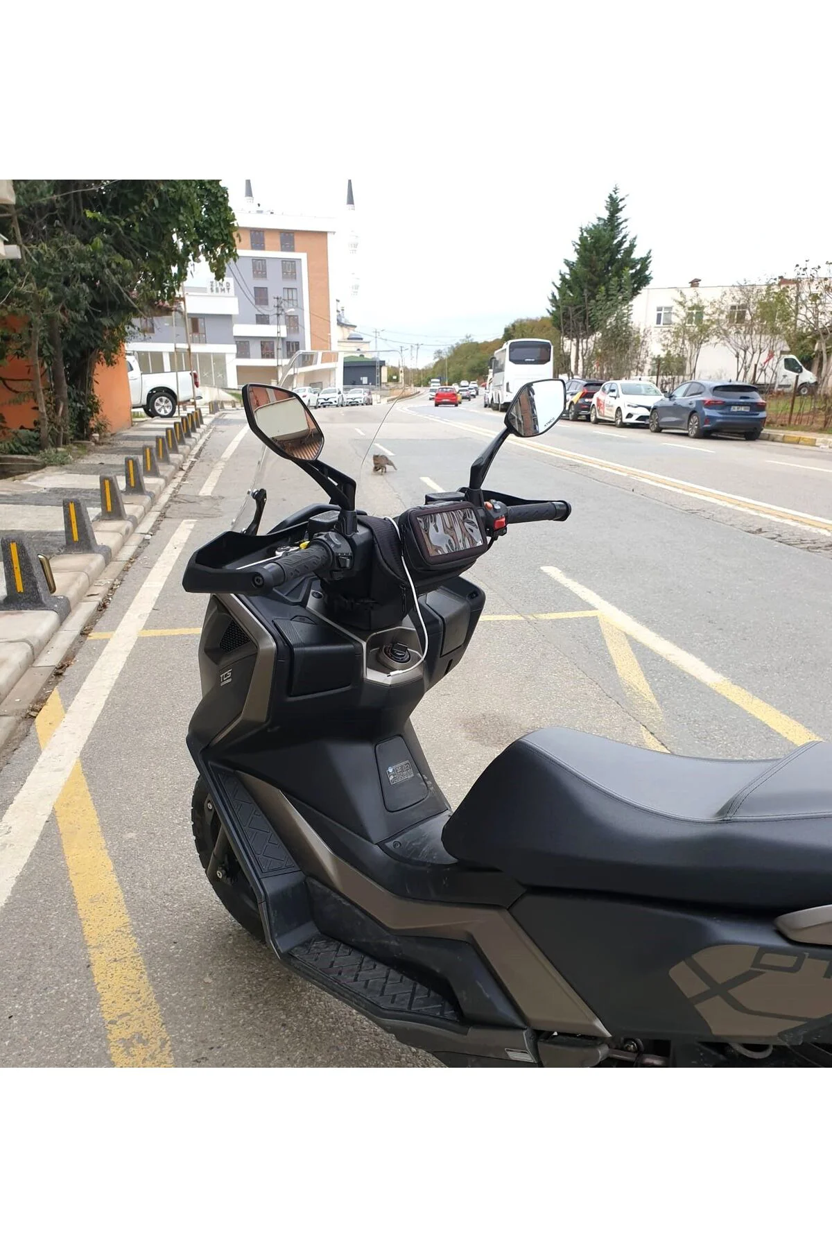 Kymco DTX 250 Ön Cam 2021-2026 Model 55cm Şeffaf Renkli 4mm ORTA 