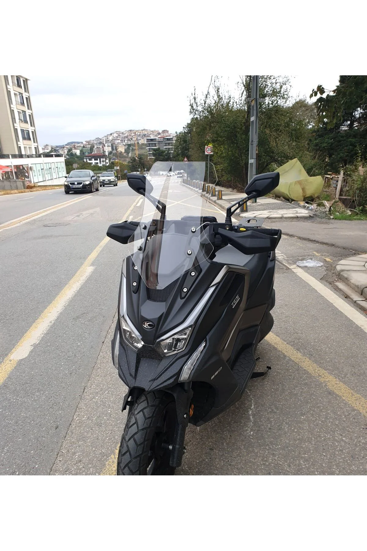 Kymco DTX 250 Ön Cam 2021-2026 Model 55cm Şeffaf Renkli 4mm ORTA 