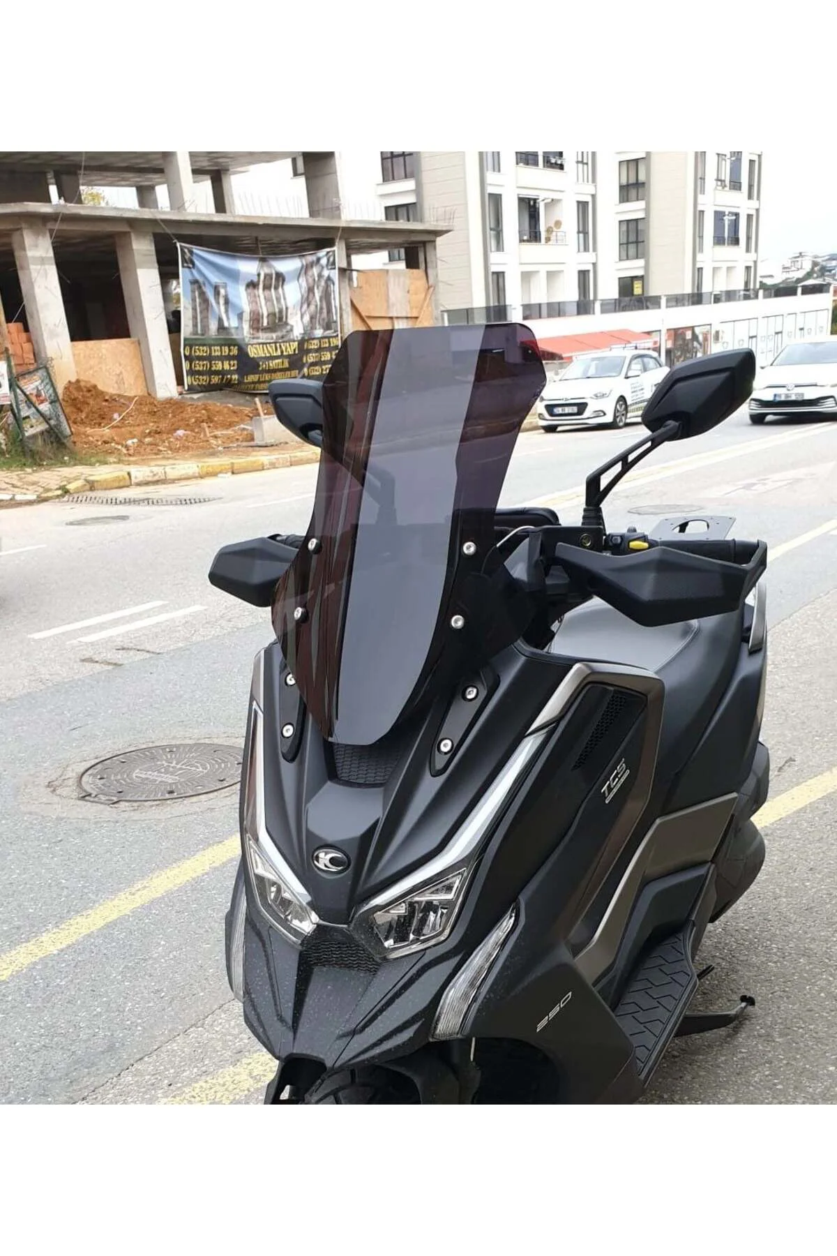 Kymco DTX 250 Ön Cam 2021-2026 Model 55cm Siyah Renkli 4mm ORTA B