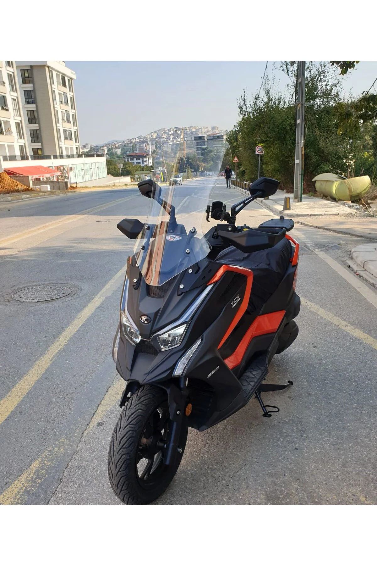 Kymco DTX 250 Ön Cam 2021-2026 Model 67cm Şeffaf Renkli 4mm UZUN