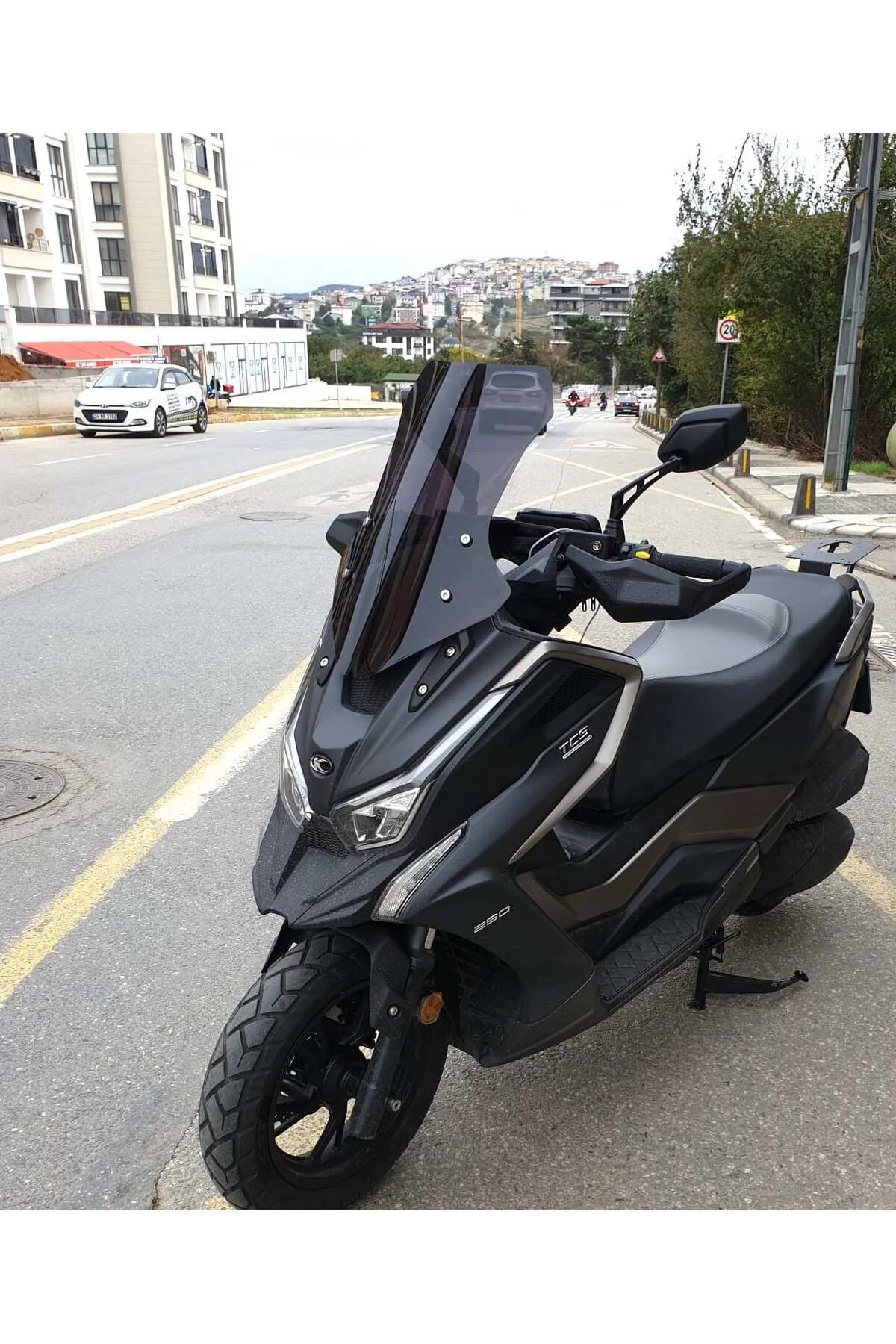 Kymco DTX 250 Ön Cam 2021-2026 Model 55cm Siyah Renkli 4mm ORTA B