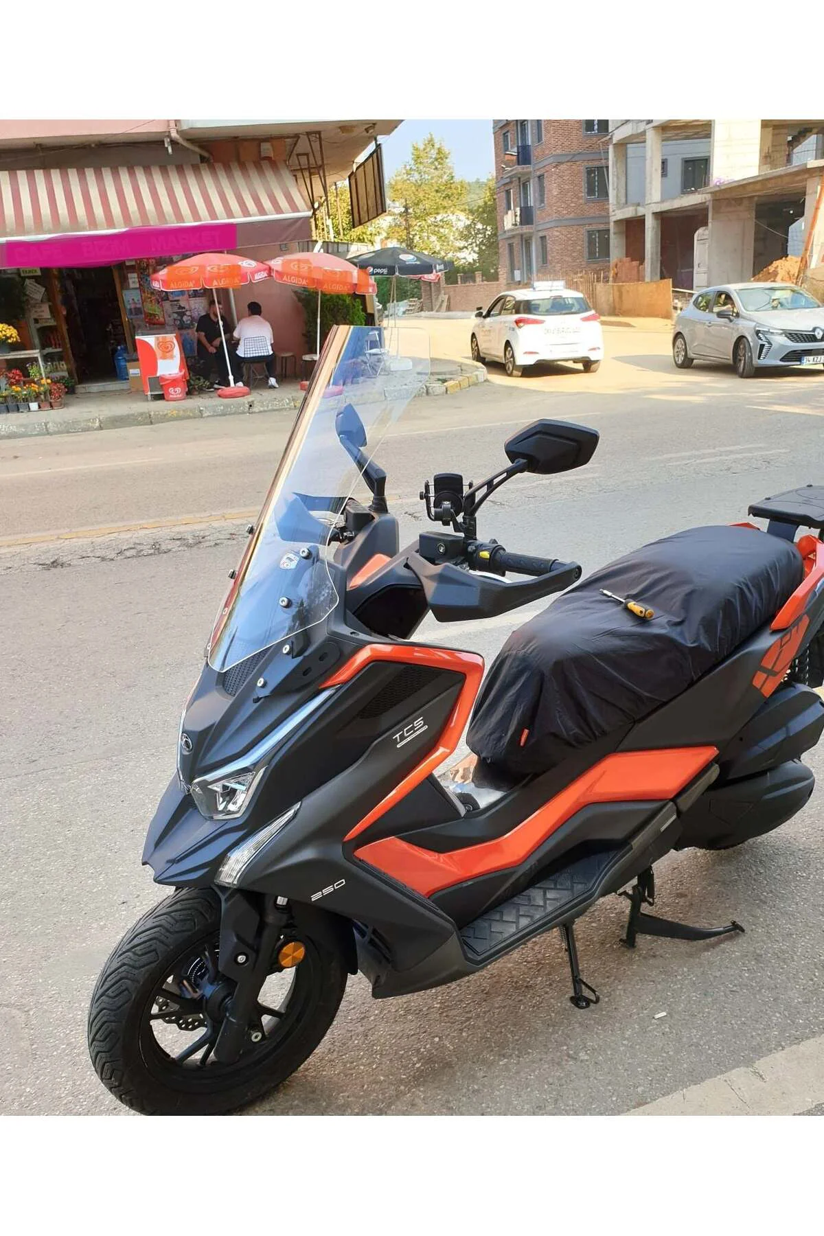 Kymco DTX 360 Ön Cam 2021-2026 Model 67cm Şeffaf Renkli 4mm UZUN