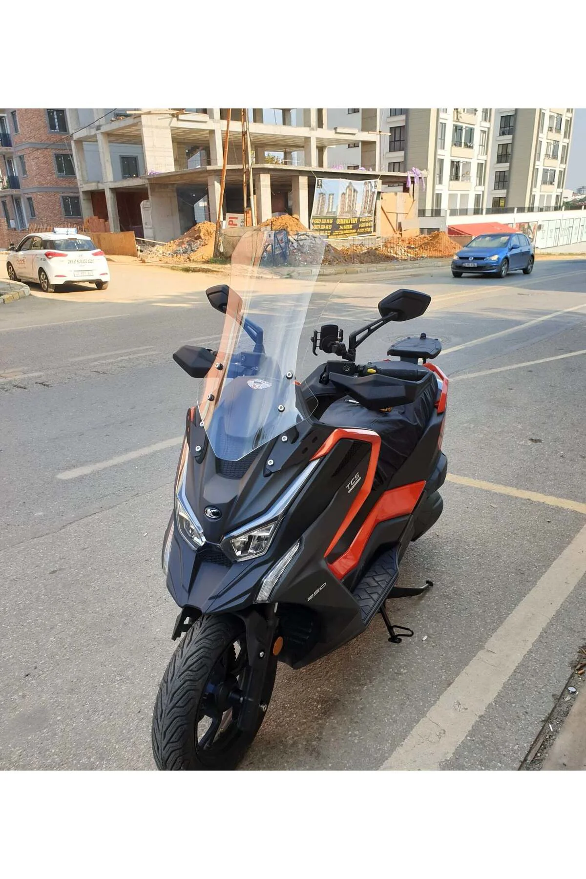 Kymco DTX 360 Ön Cam 2021-2026 Model 67cm Şeffaf Renkli 4mm UZUN