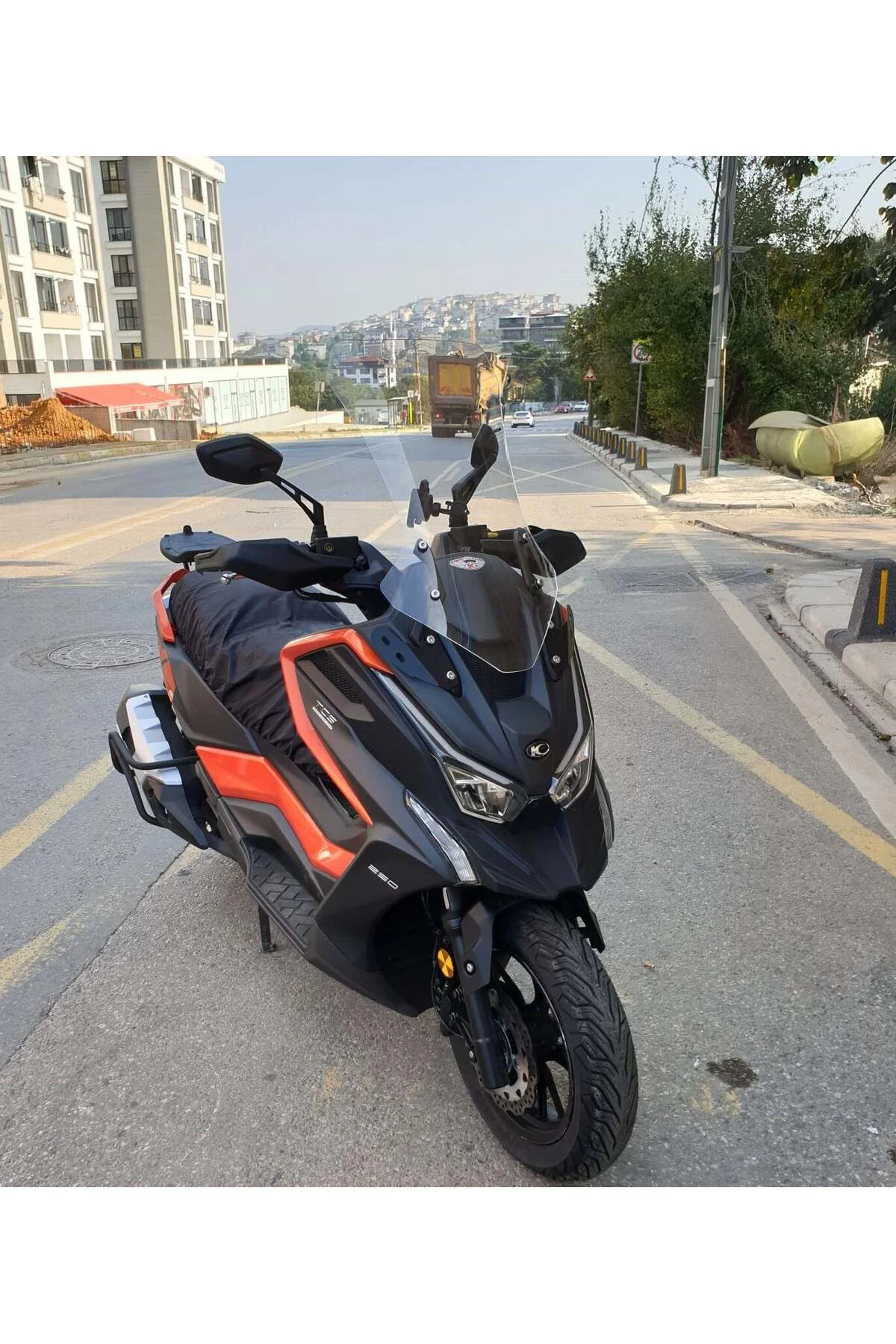Kymco DTX 360 Ön Cam 2021-2026 Model 67cm Şeffaf Renkli 4mm UZUN