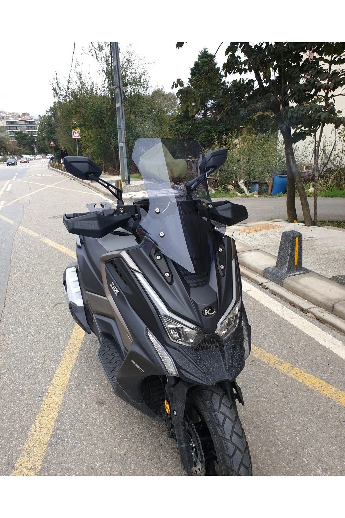 Kymco DTX 360 Ön Cam 2021-2026 Model 55cm Füme Renkli 4mm