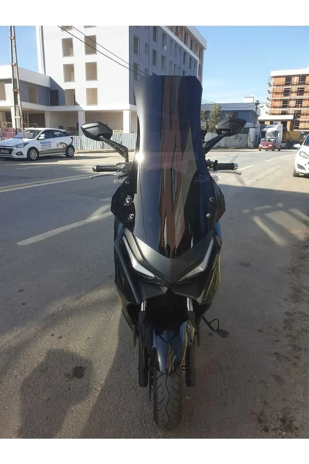 Kymco Krv 200 Ön Cam 2022-2025 Model 75cm Siyah Renkli 4mm UZUN