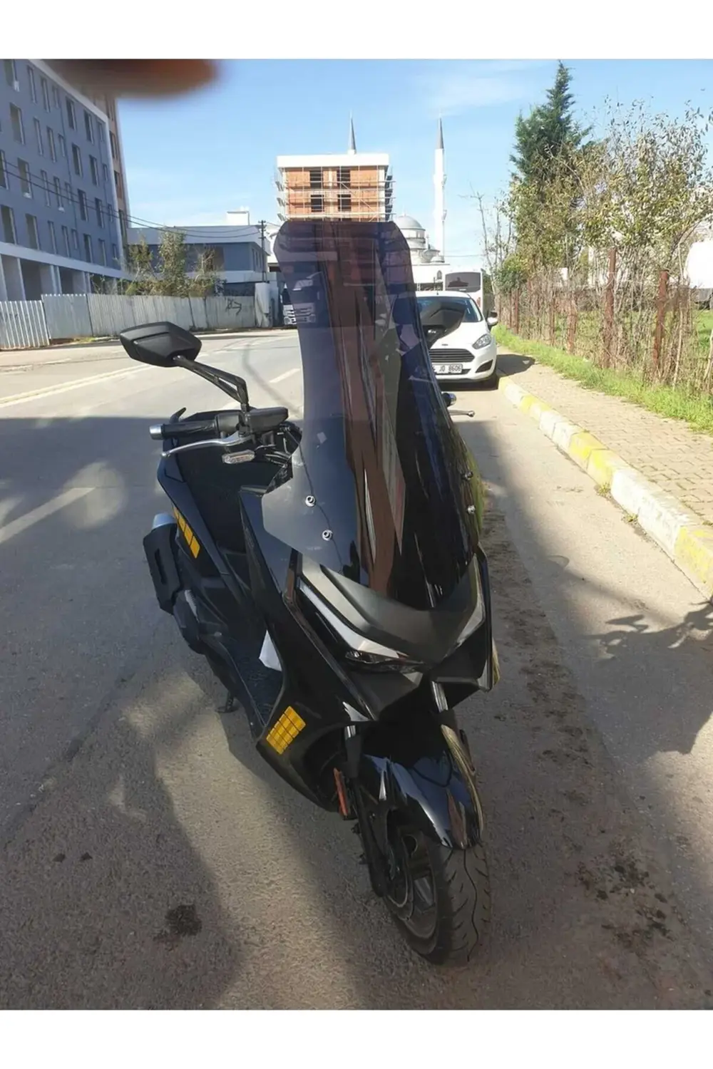 Kymco Krv 200 Ön Cam 2022-2025 Model 75cm Siyah Renkli 4mm UZUN