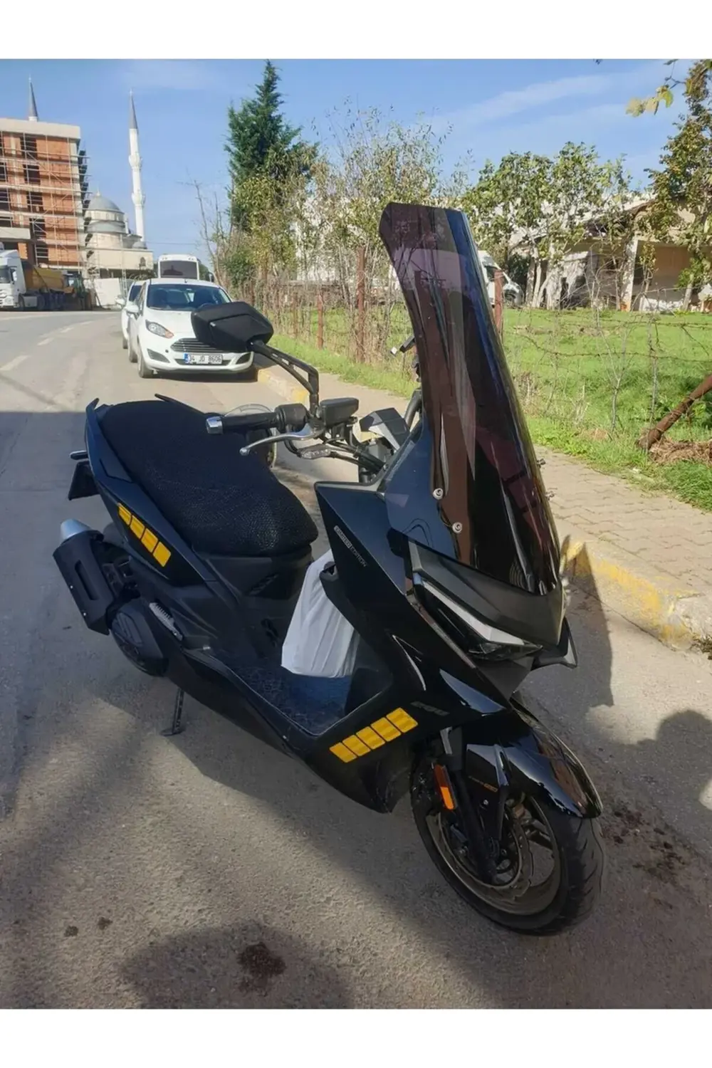 Kymco Krv 200 Ön Cam 2022-2025 Model 75cm Siyah Renkli 4mm UZUN