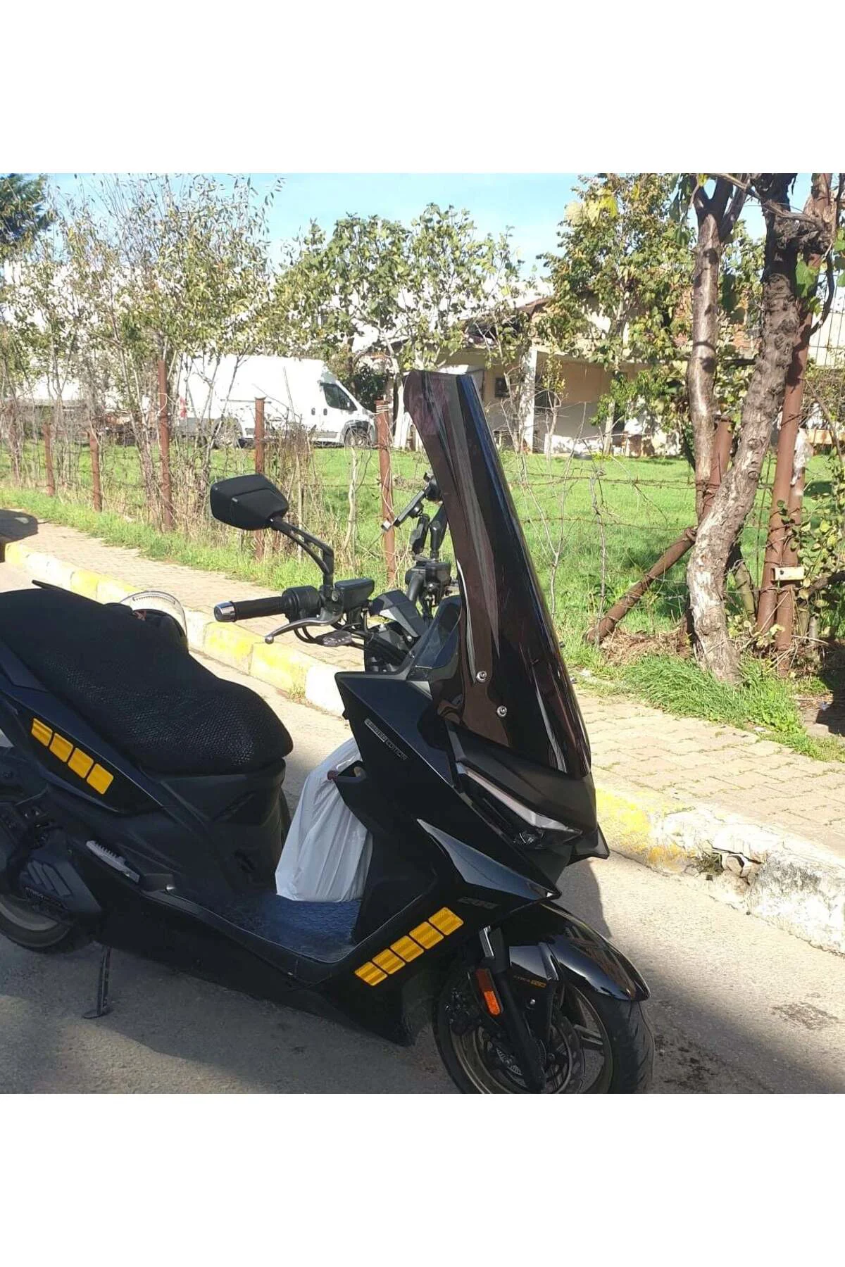 Kymco Krv 200 Ön Cam 2022-2026 Model 75cm Siyah Renkli 4mm UZUN