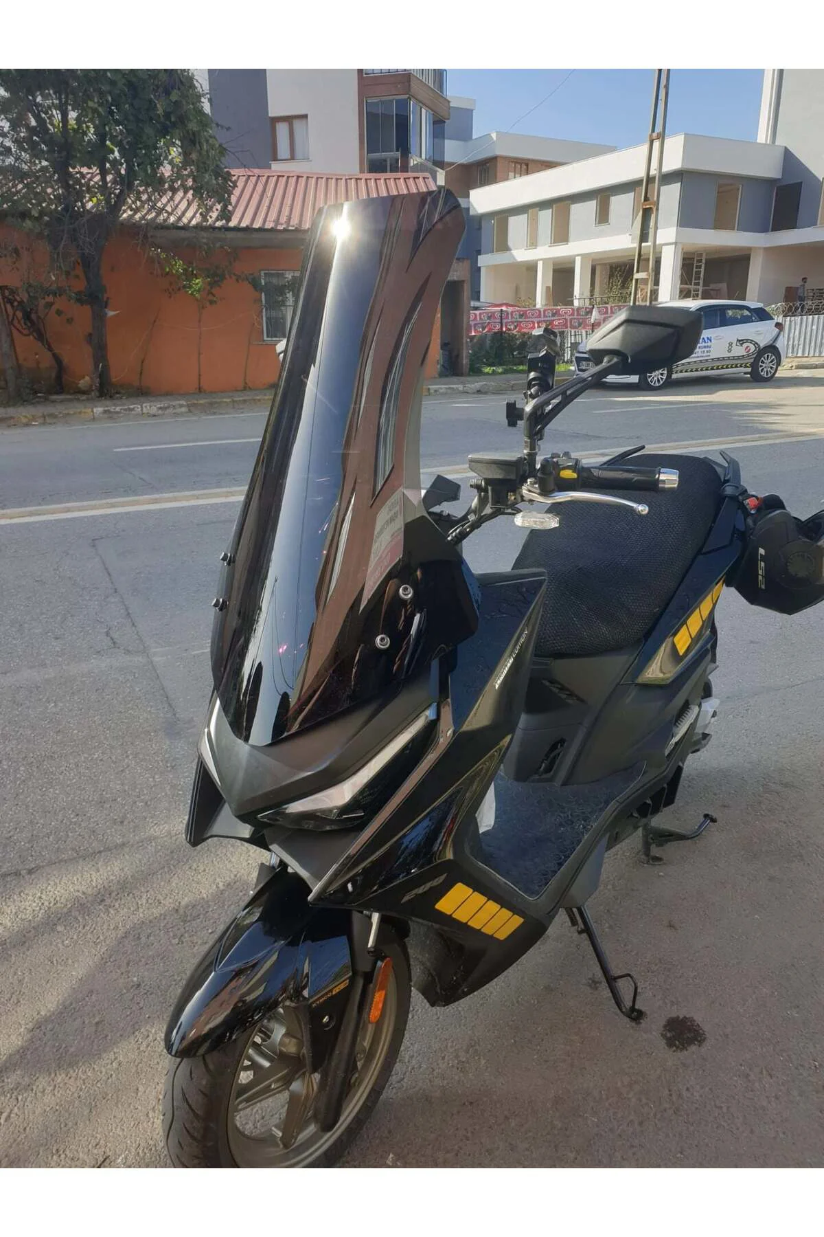 Kymco Krv 200 Ön Cam 2022-2026 Model 75cm Siyah Renkli 4mm UZUN