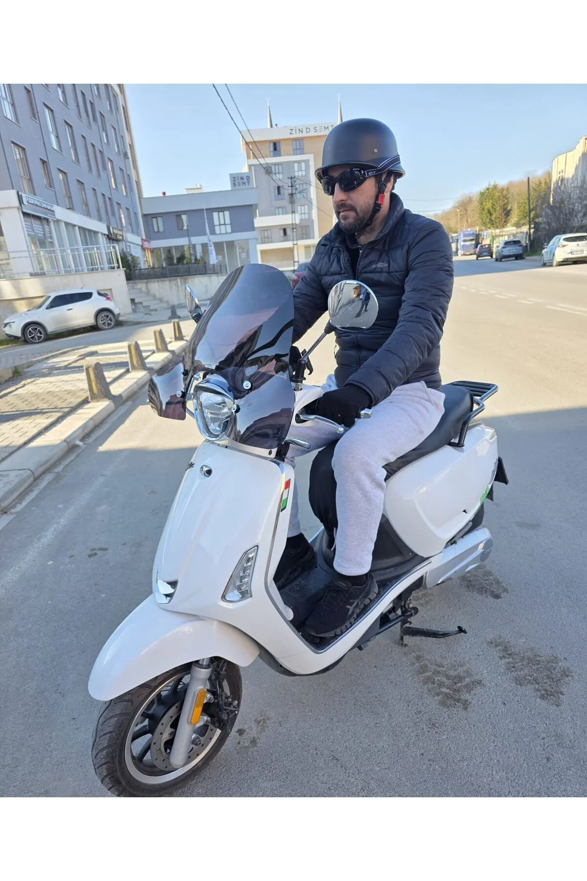 Kymco Like 125 Ön Cam 2009-2023 Model 43cm Siyah Renkli 4mm APARA