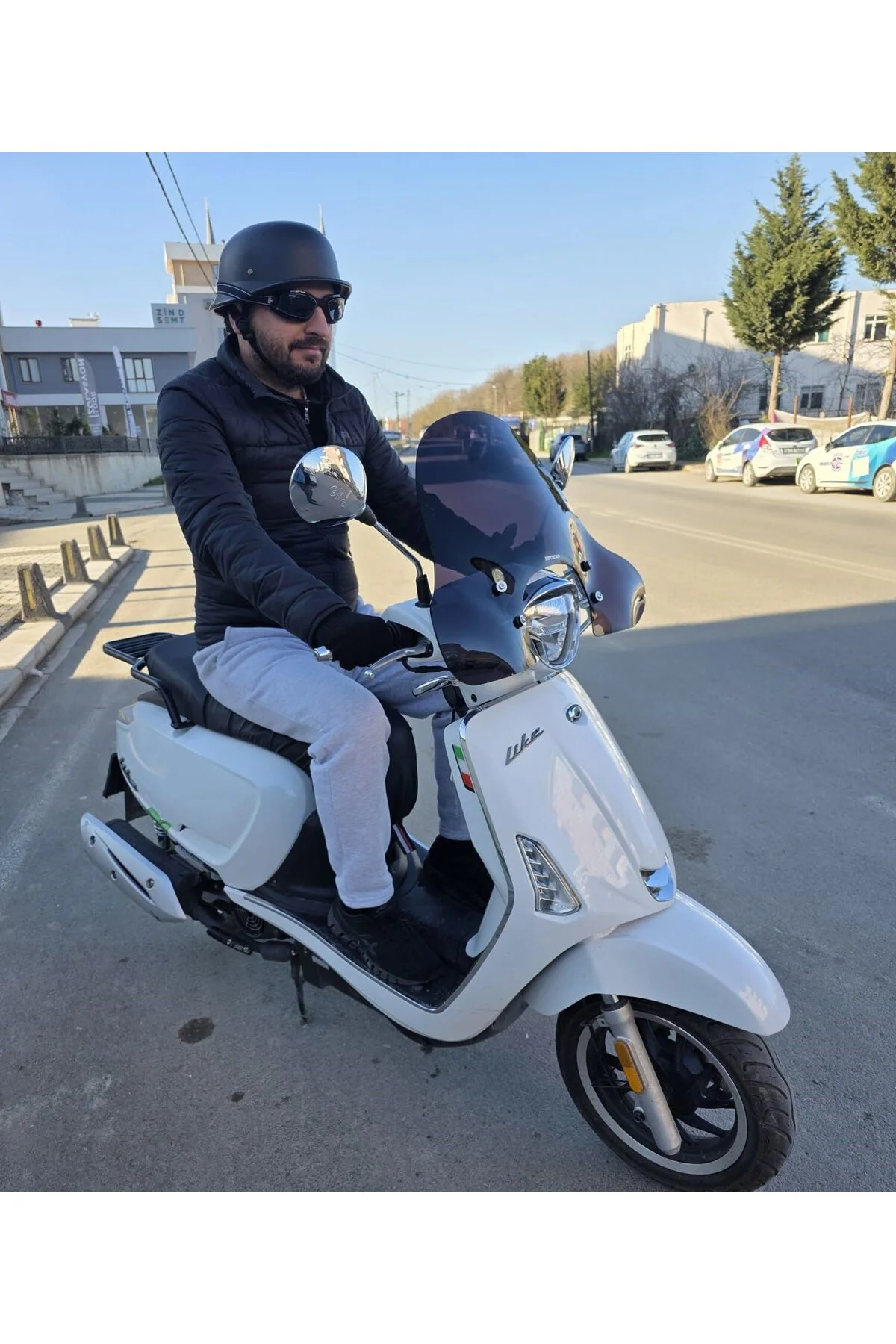 Kymco Like 200 Ön Cam 2009-2023 Model 43cm Siyah Renkli 4mm APARA