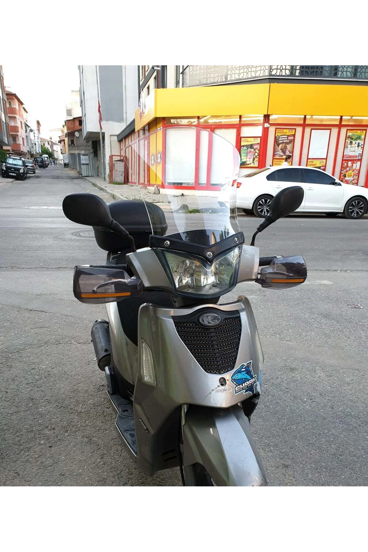 Kymco People S 200 Ön Cam 2011 Model 48cm Şeffaf Renkli 4mm UZUN
