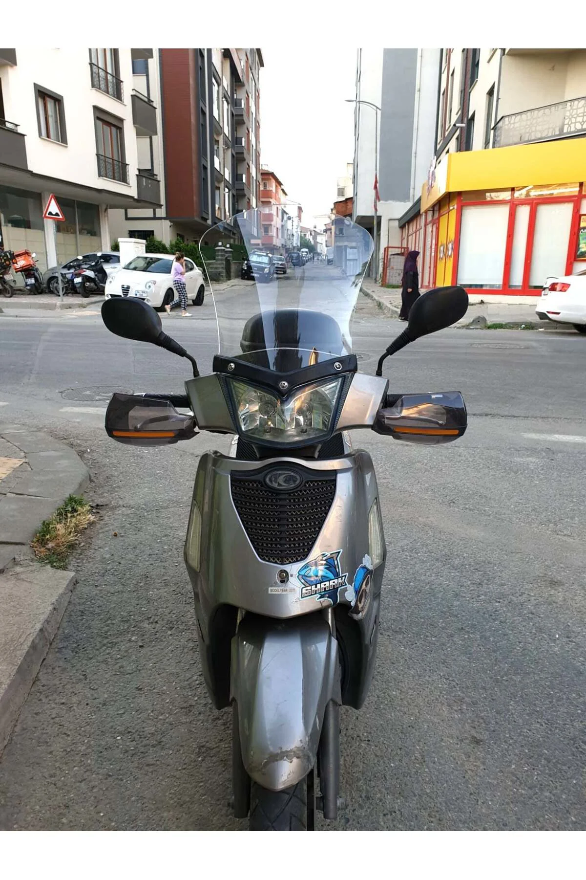 Kymco People S 200 Ön Cam 2011 Model 48cm Şeffaf Renkli 4mm UZUN