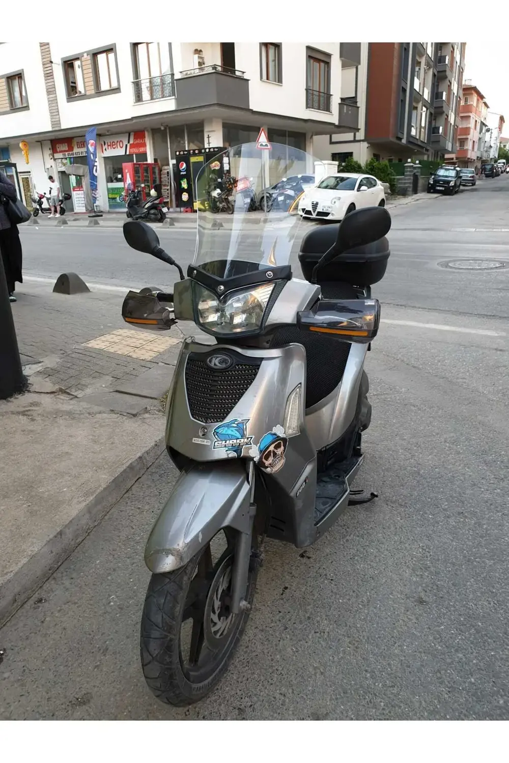 Kymco People S 200 Ön Cam 2011 Model 48cm Şeffaf Renkli 4mm UZUN