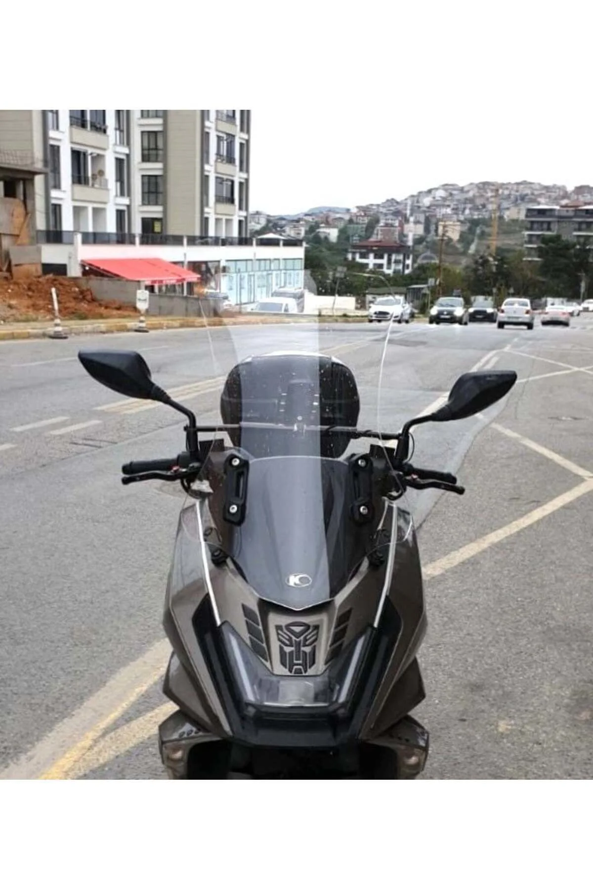 kymco Skytown 125 Ön Cam 2023-2026 Model 72cm Şeffaf Renkli 4mm UZUN