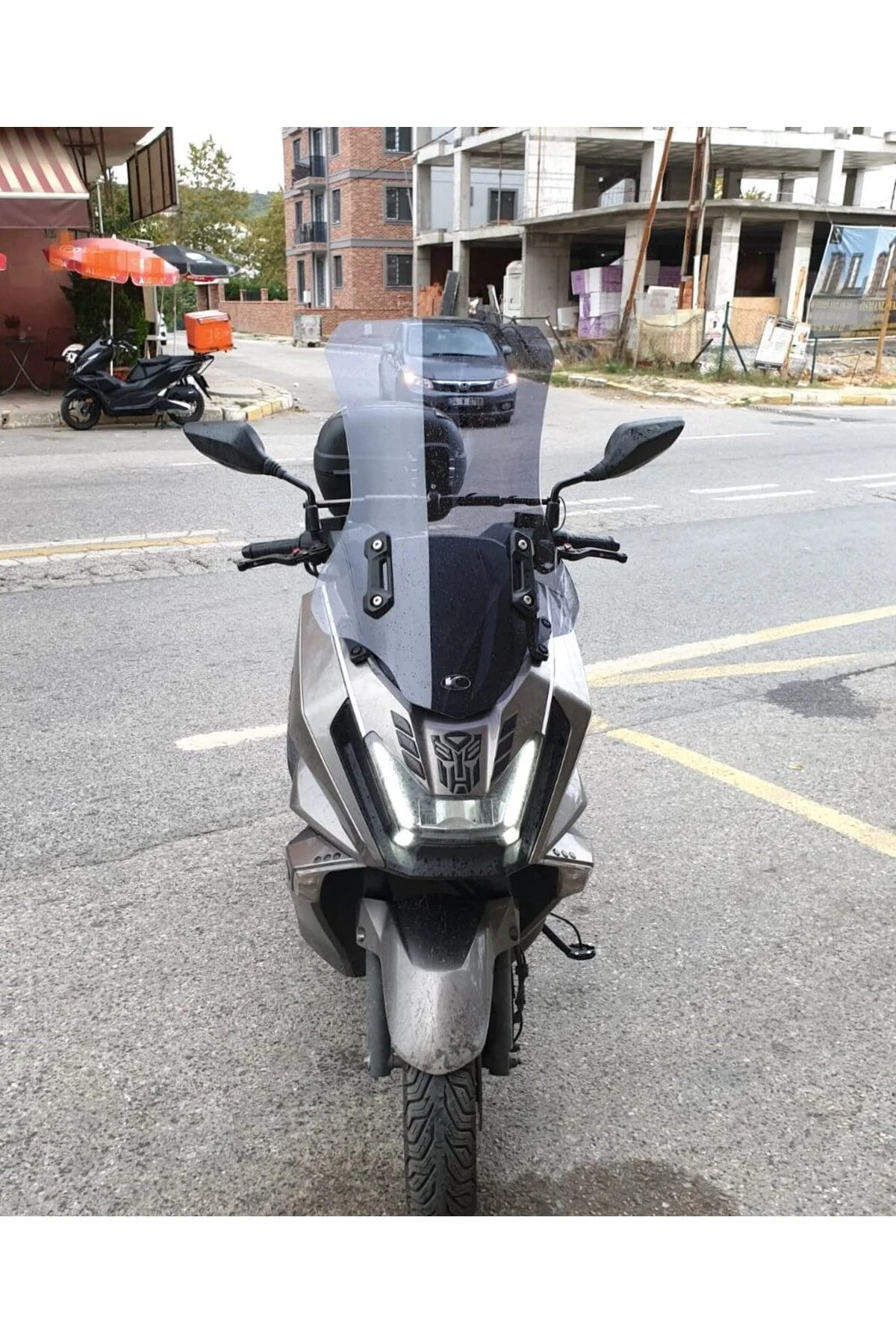 kymco Skytown 125 Ön Cam 2023-2026 Model 72cm Füme Renkli 4mm UZU