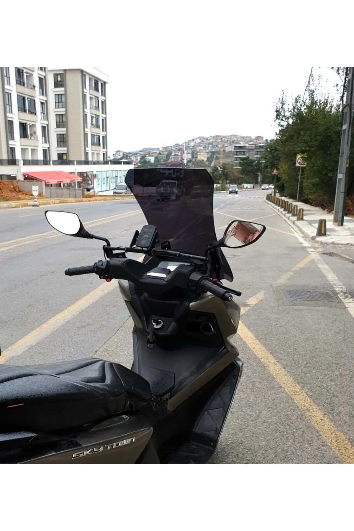 kymco Skytown 125 Ön Cam 2023-2026 Model 72cm Siyah Renkli 4mm UZUN