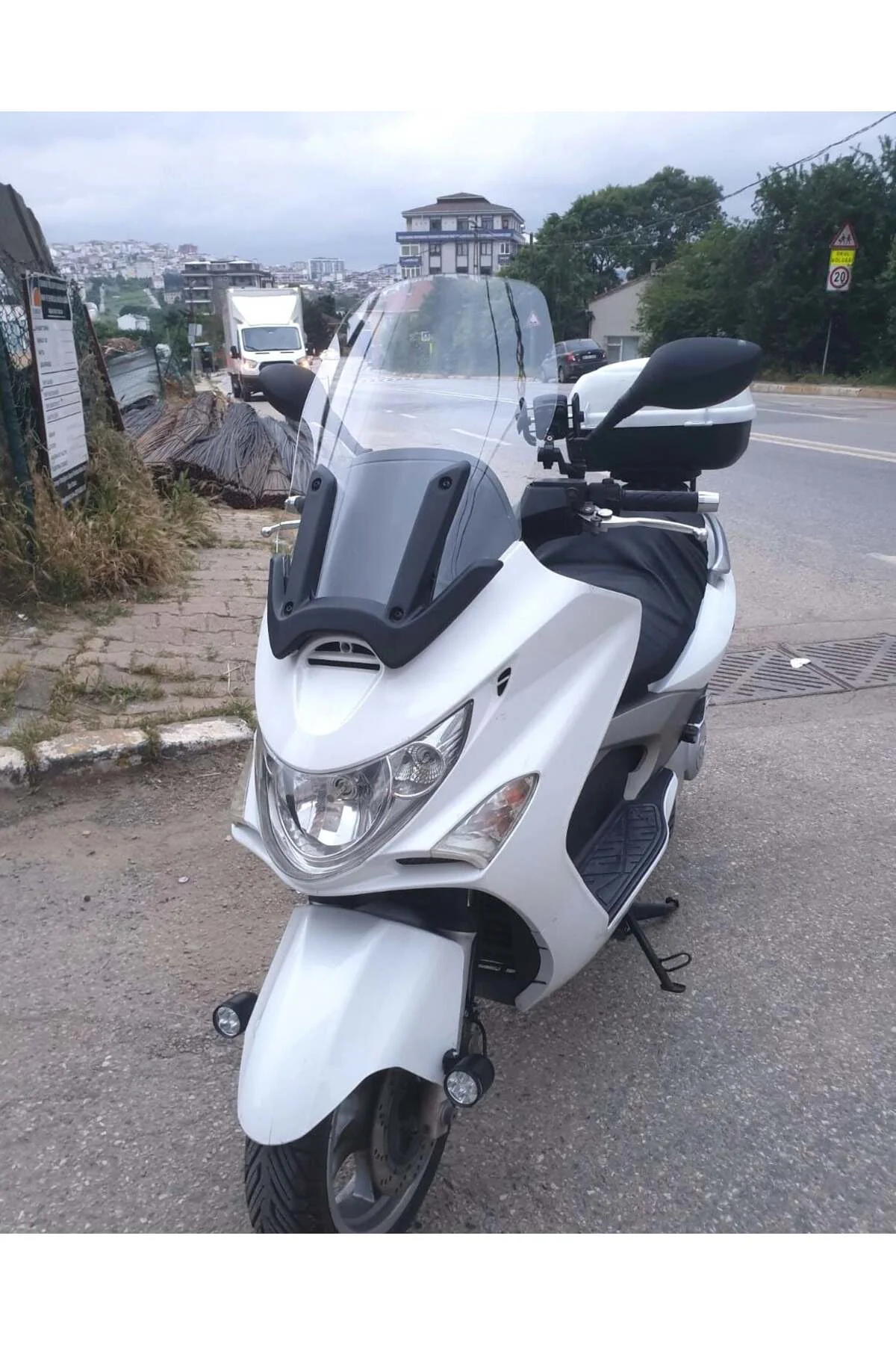 Kymco Xciting 500 İ Ön Cam 2008-2012 Model 62cm Şeffaf Renkli 4mm