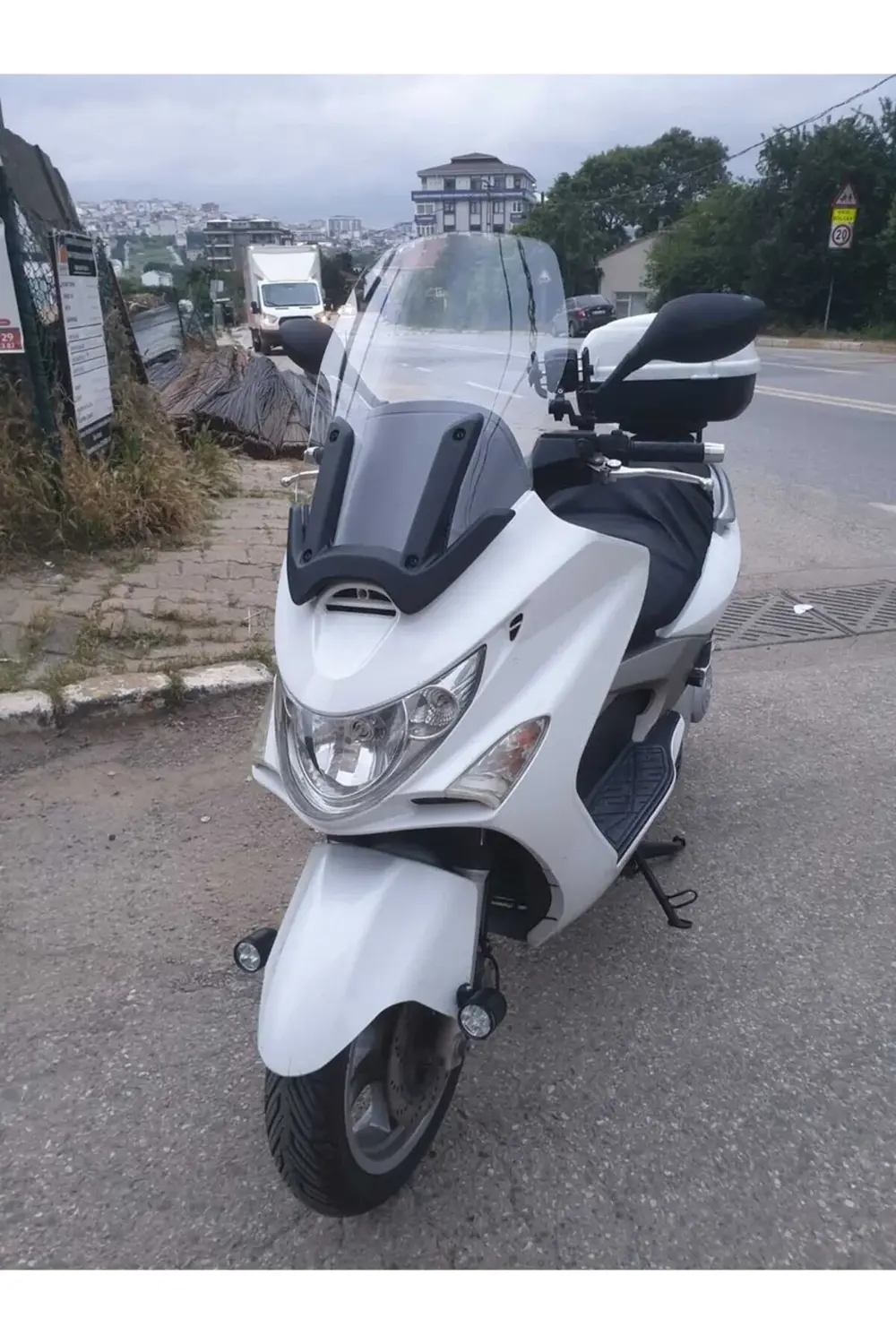 Kymco Xciting 500 İ Ön Cam 2008-2012 Model 62cm Şeffaf Renkli 4mm