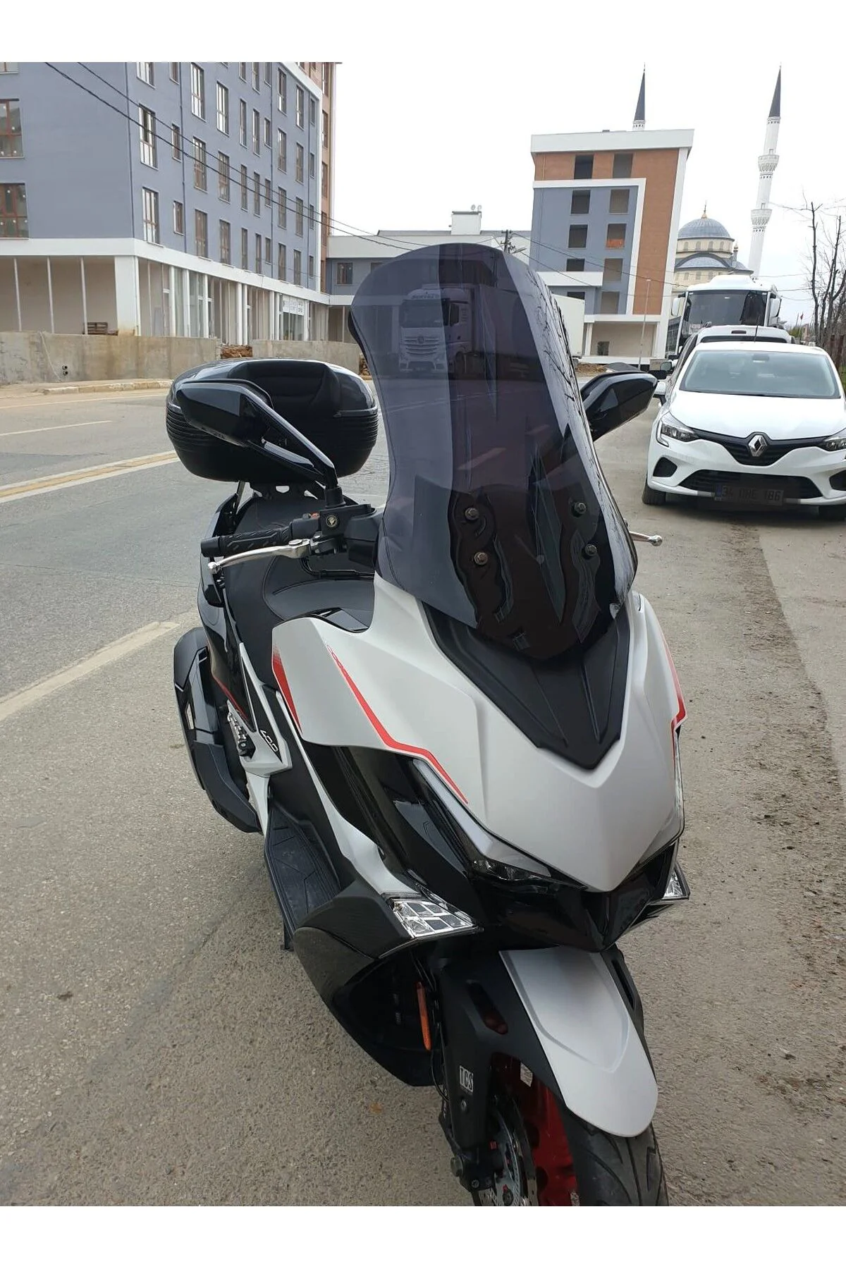 Kymco Xciting S 400 Ön Cam 2023-2026 Model 66cm Siyah Renkli 4mm