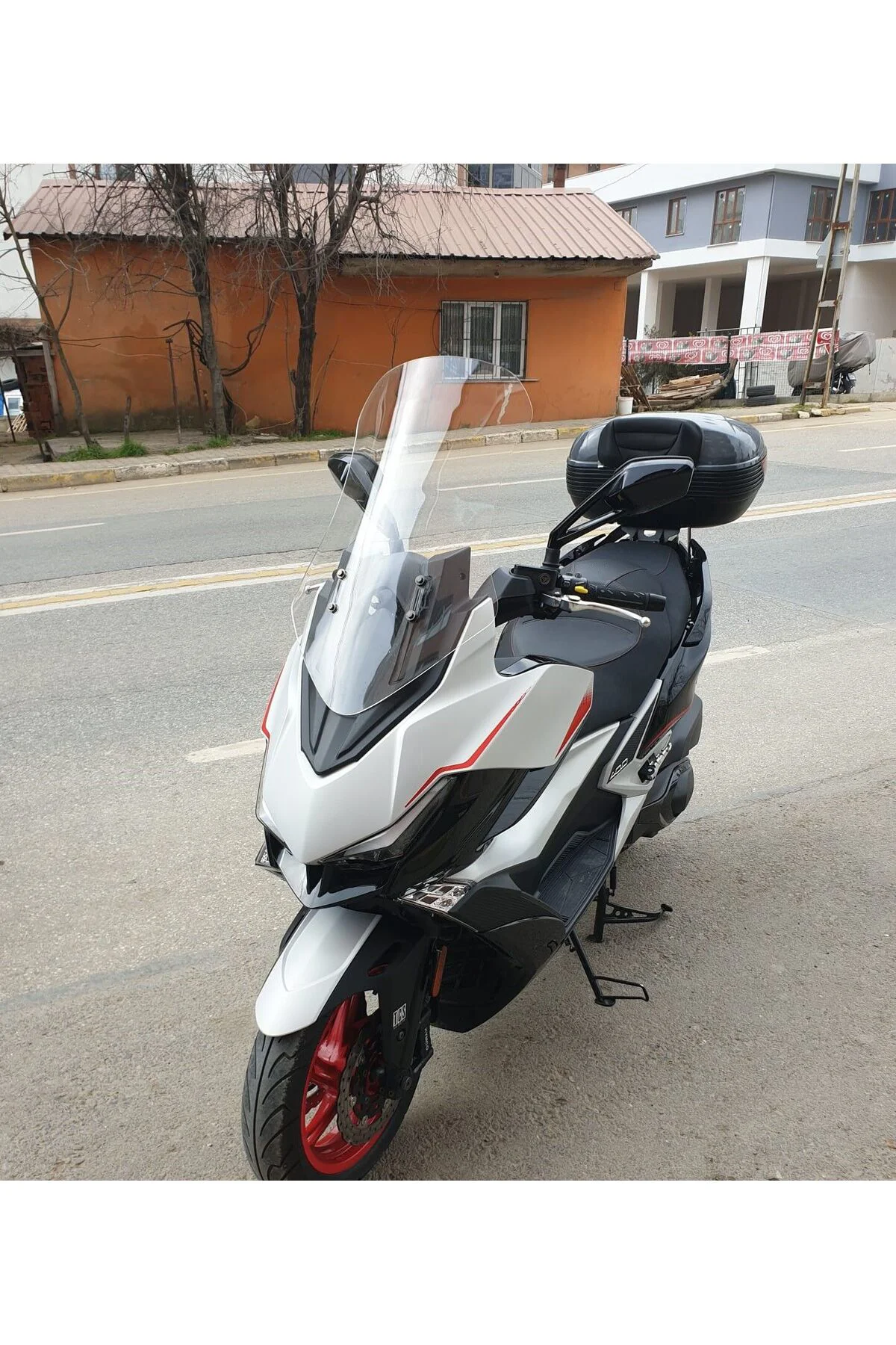 Kymco Xciting VS 400 Ön Cam 2023-2026 Model 66cm Şeffaf Renkli 4mm