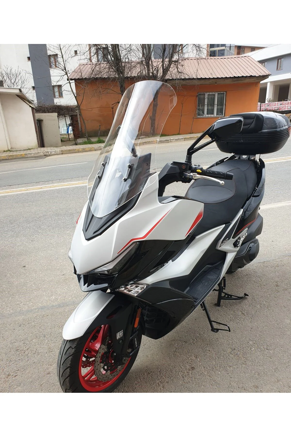 Kymco Xciting VS 400 Ön Cam 2023-2026 Model 66cm Şeffaf Renkli 4mm