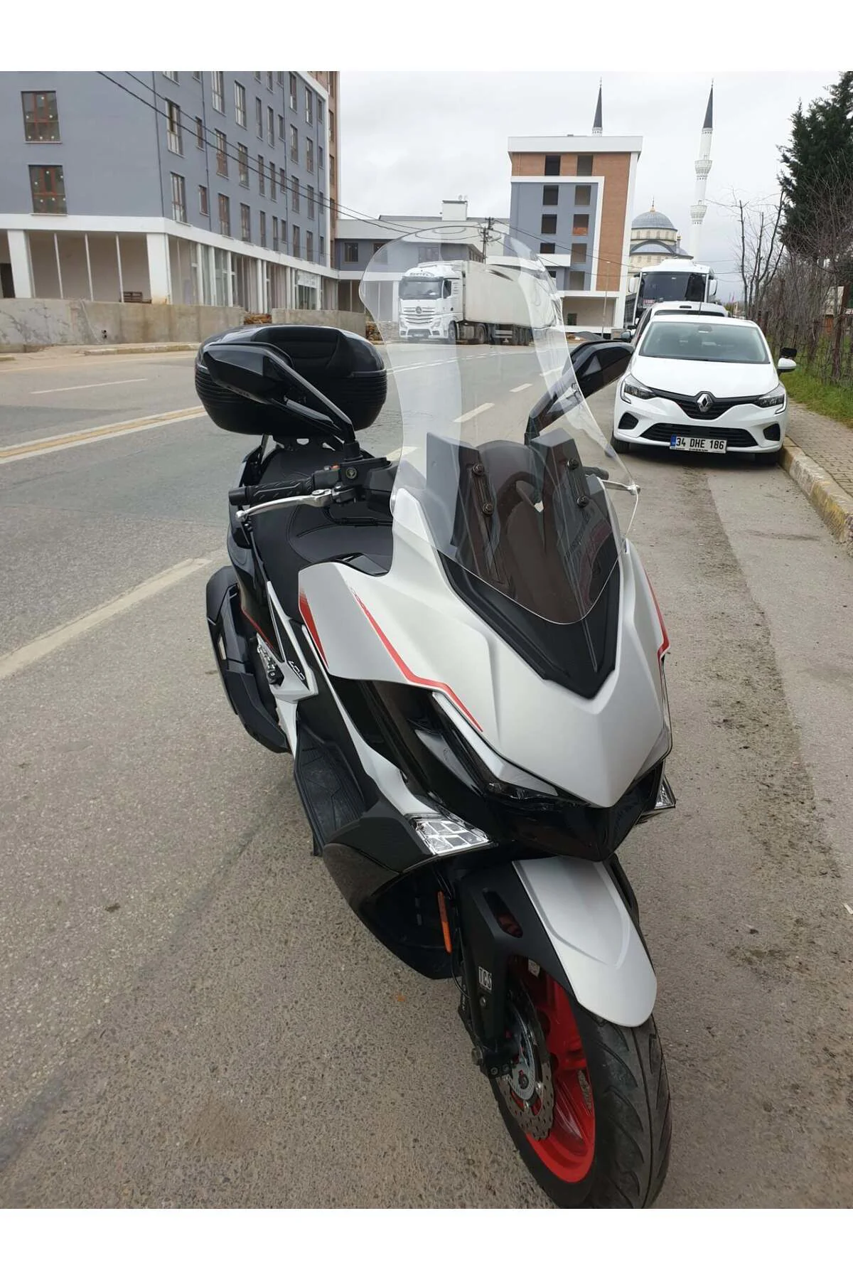 Kymco Xciting VS 400 Ön Cam 2023-2026 Model 66cm Şeffaf Renkli 4mm