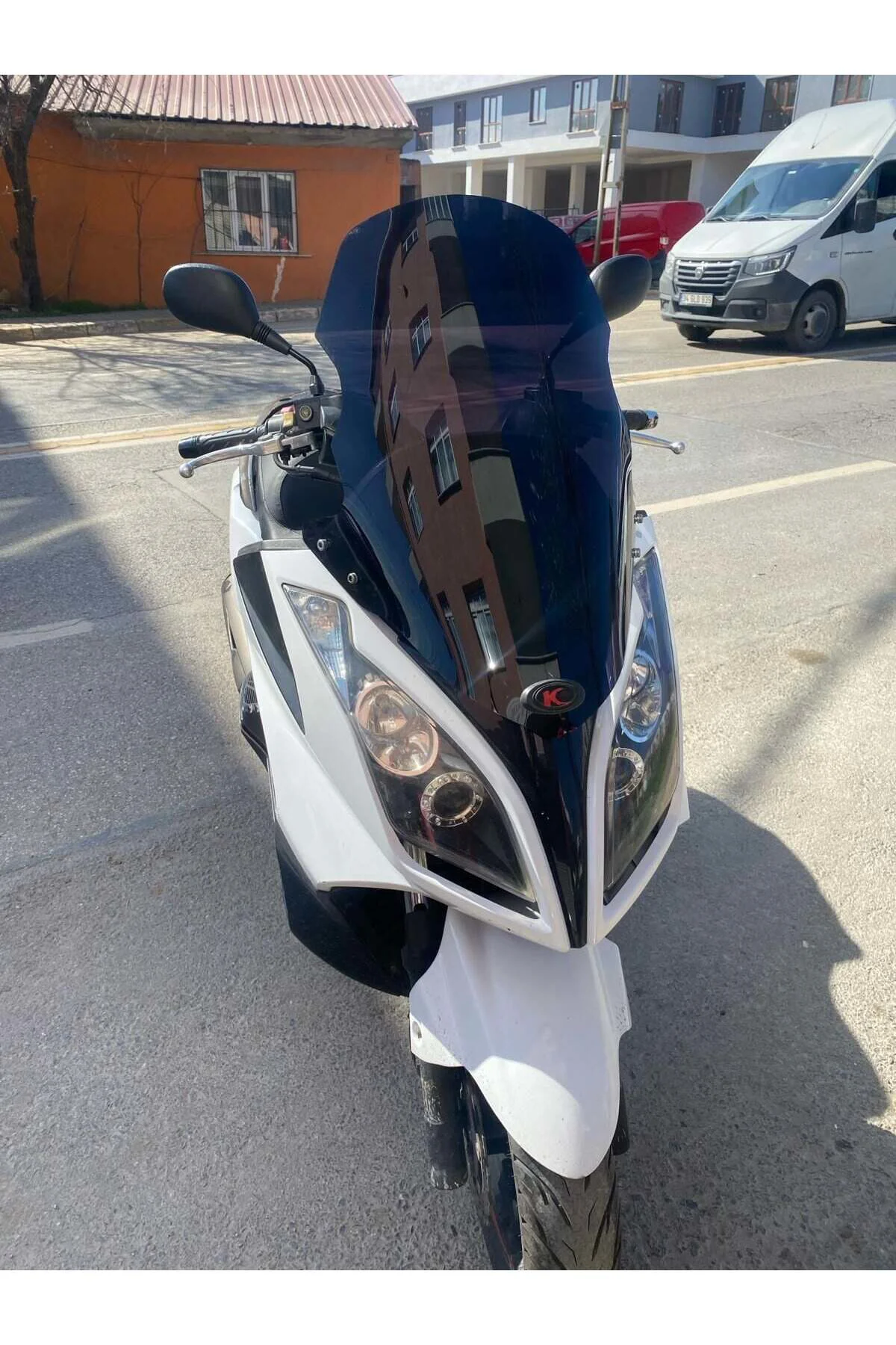 Kymco Xtown 250 İ Ön Cam 2016-2026 Model 78cm Siyah Renkli 4mm UZ