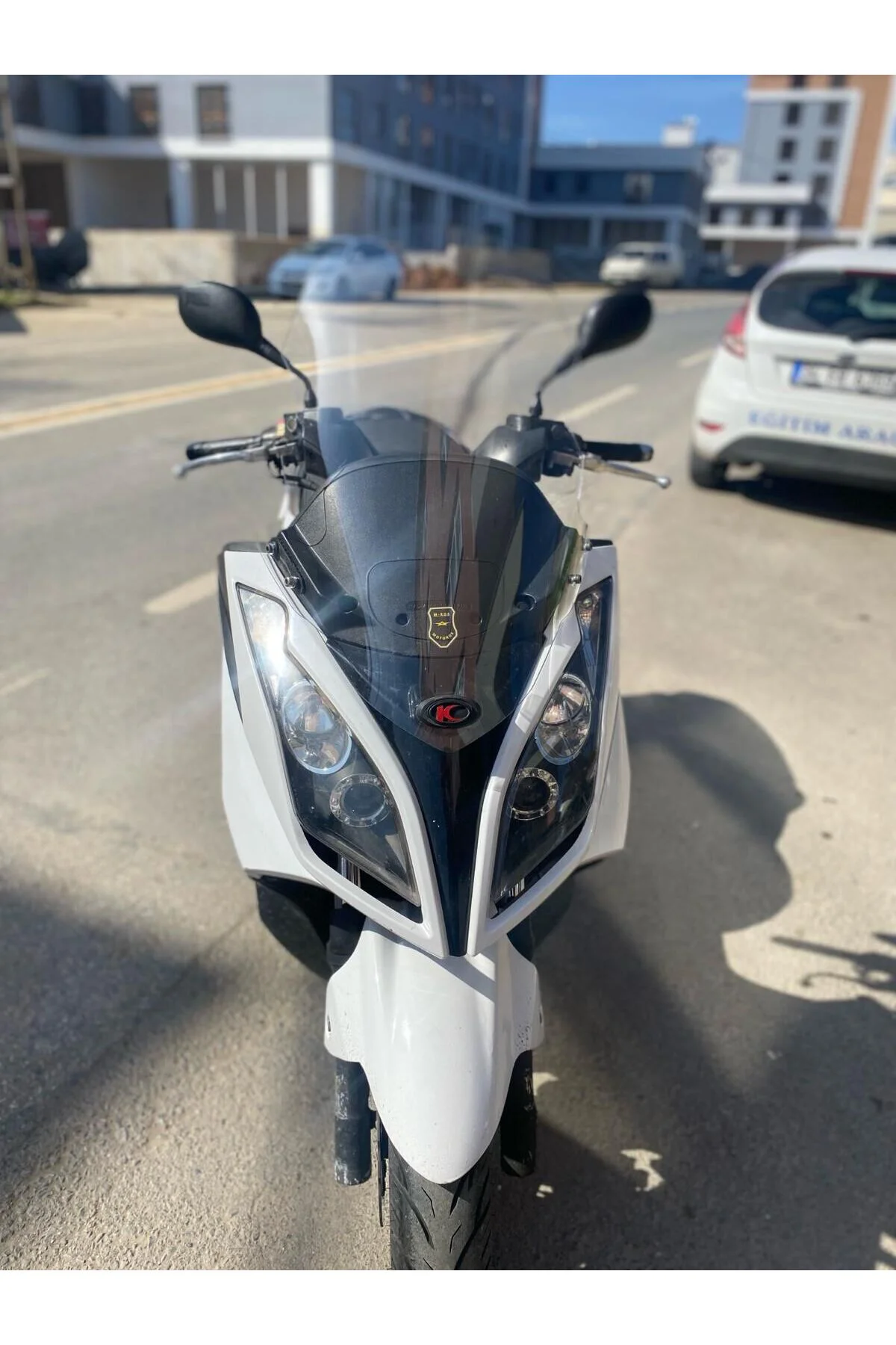 Kymco Xtown 250 İ Ön Cam 2016-2026 Model 78cm Şeffaf Renkli 4mm U